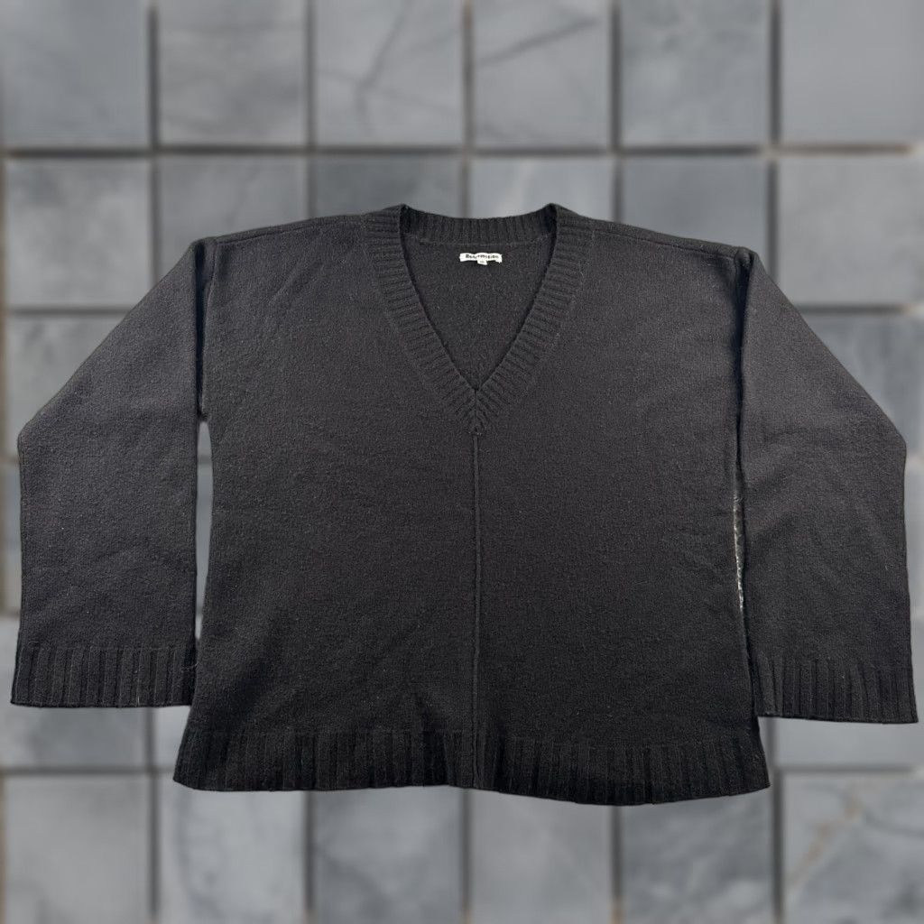 Reformation Reformation Sweater Womens XS V-Neck 100% Wool Black Pullover Ribbed Center Seam Size XS / US 0-2 / IT 36-38 - 1 Thumbnail