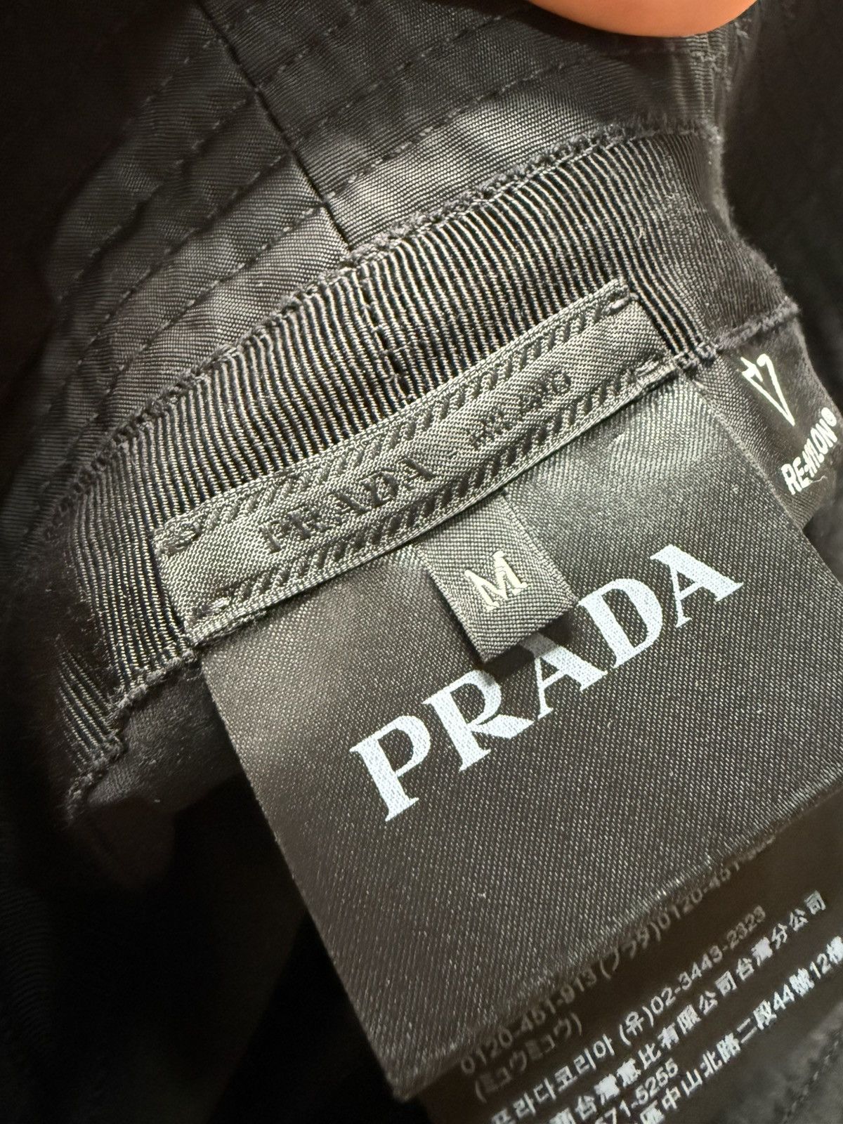 Prada Prada S/S 24 Re-Nylon Logo Plate Bucket Hat Size ONE SIZE - 7 Thumbnail