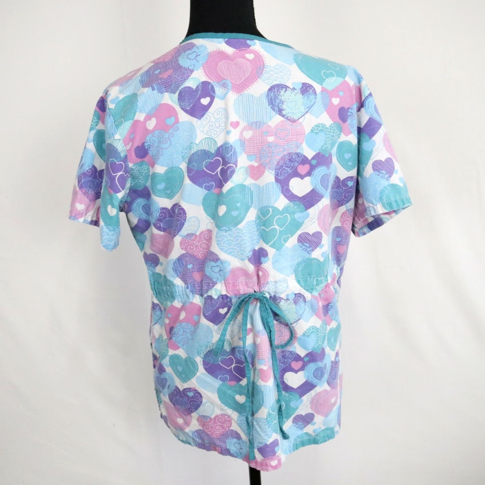 Vintage Tab NY Scrub Top Womens Medium Medical Uniform Heart Pattern Short Sleeve Size M / US 6-8 / IT 42-44 - 3 Thumbnail