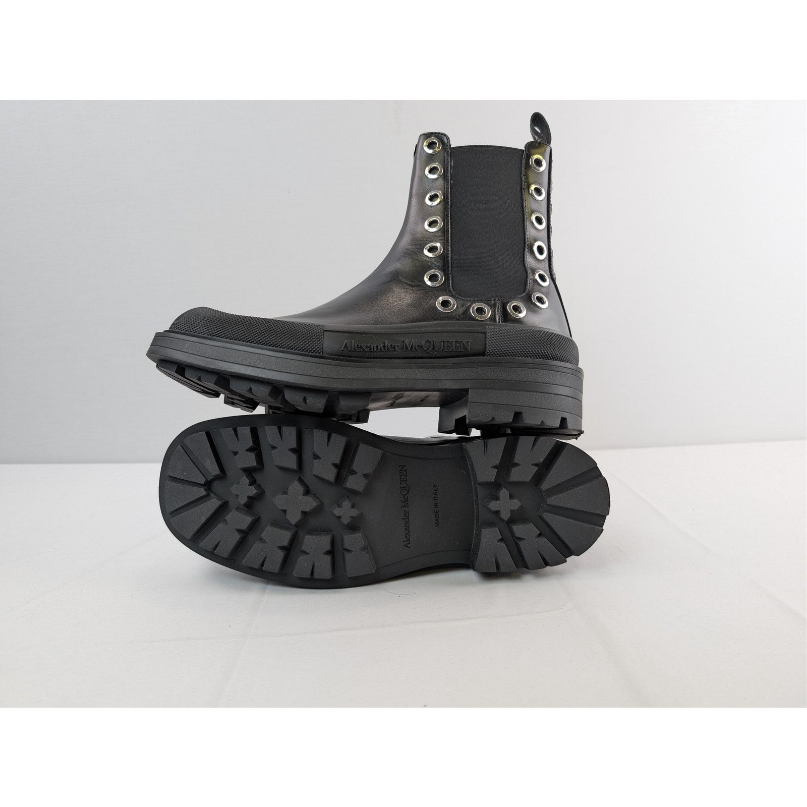Alexander McQueen o1rshd1 Hardware Shoe Chelsea Boots in Black/Silver Size US 11 / EU 44 - 2 Thumbnail