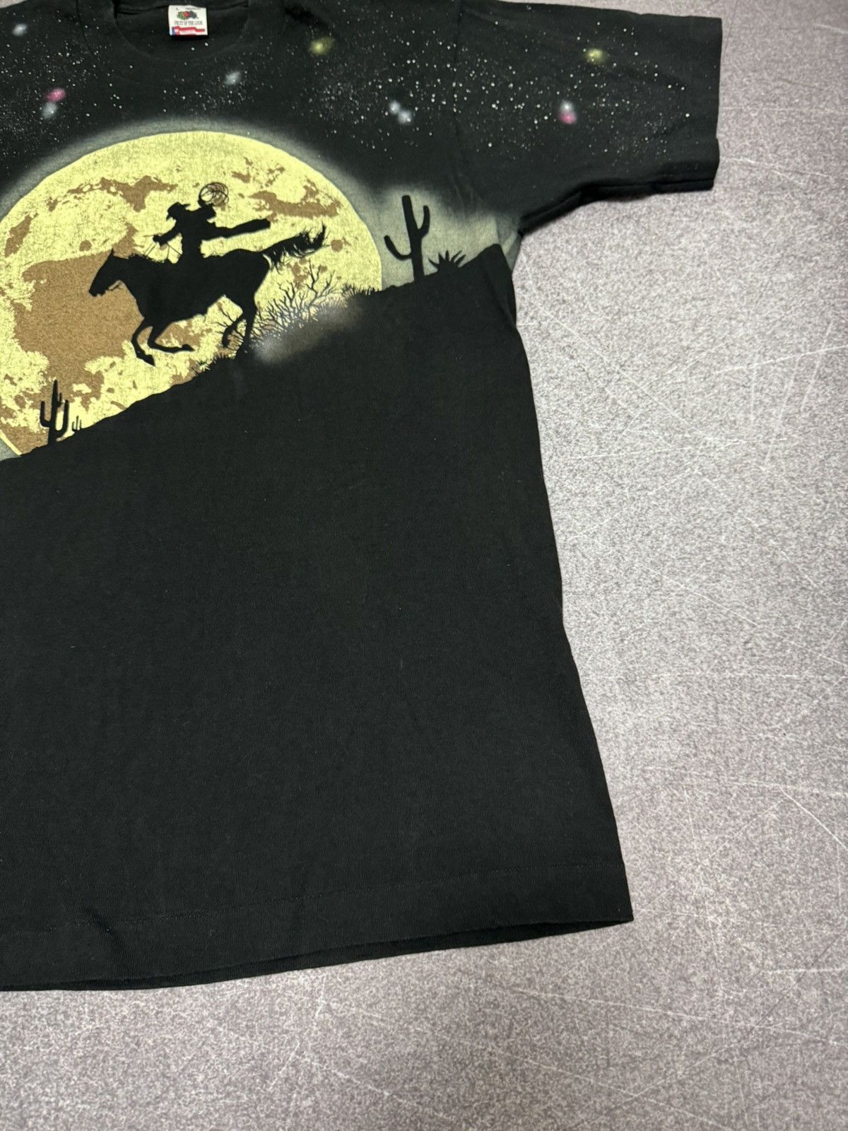 Vintage Vintage Space Cowboy Moon Over Print T Shirt Graphic Print Size US L / EU 52-54 / 3 - 4 Thumbnail