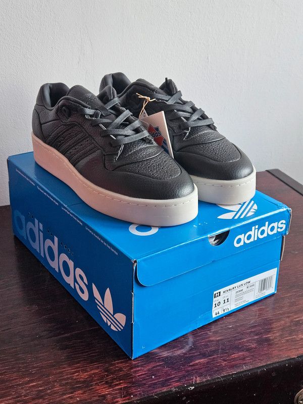 Adidas Adidas Rivalry Lux Low Size US 11 / EU 44 - 2 Thumbnail