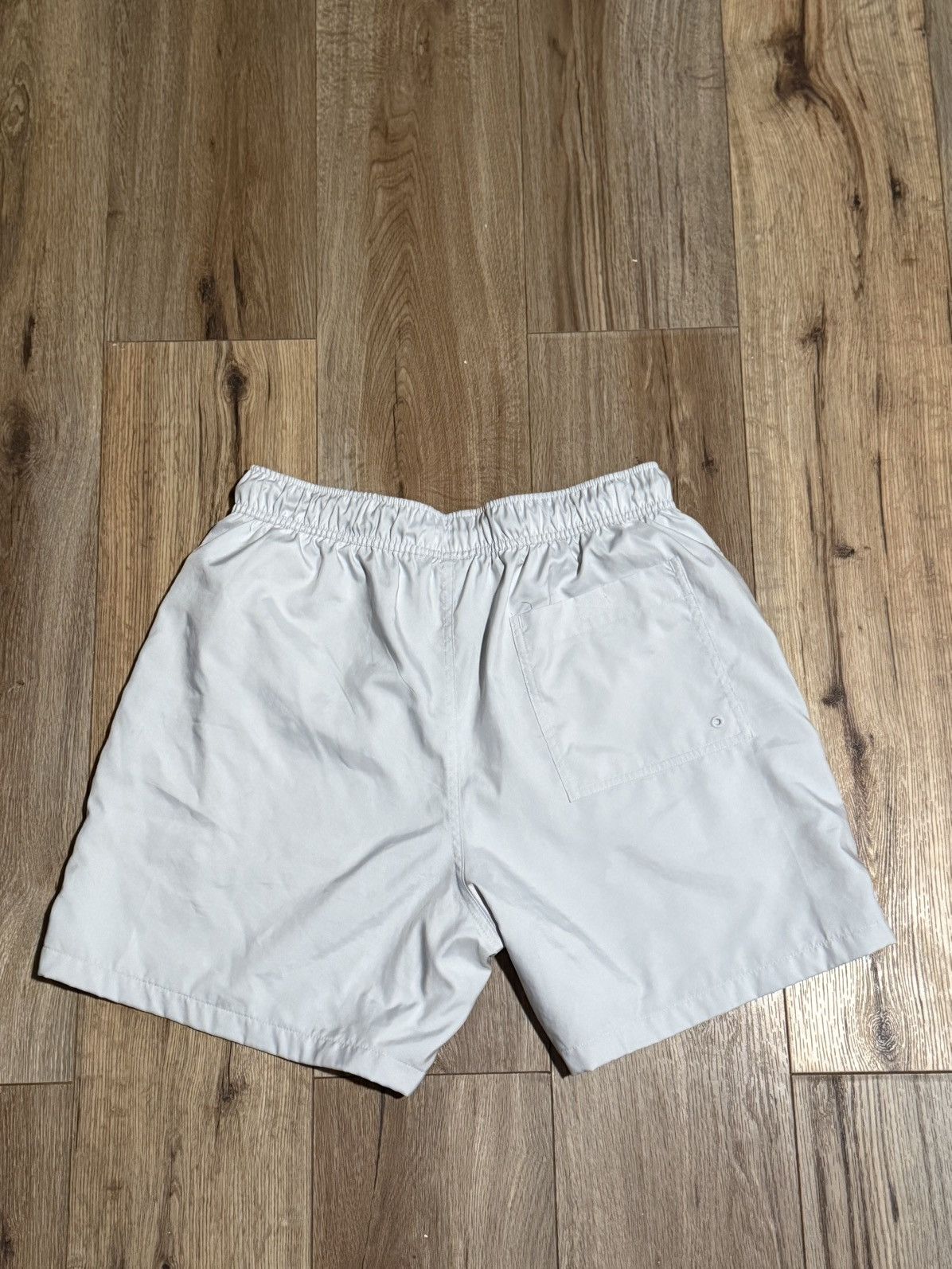 Nike Nike Men’s club 6” Woven Flow Shorts Size US 30 / EU 46 - 2 Thumbnail