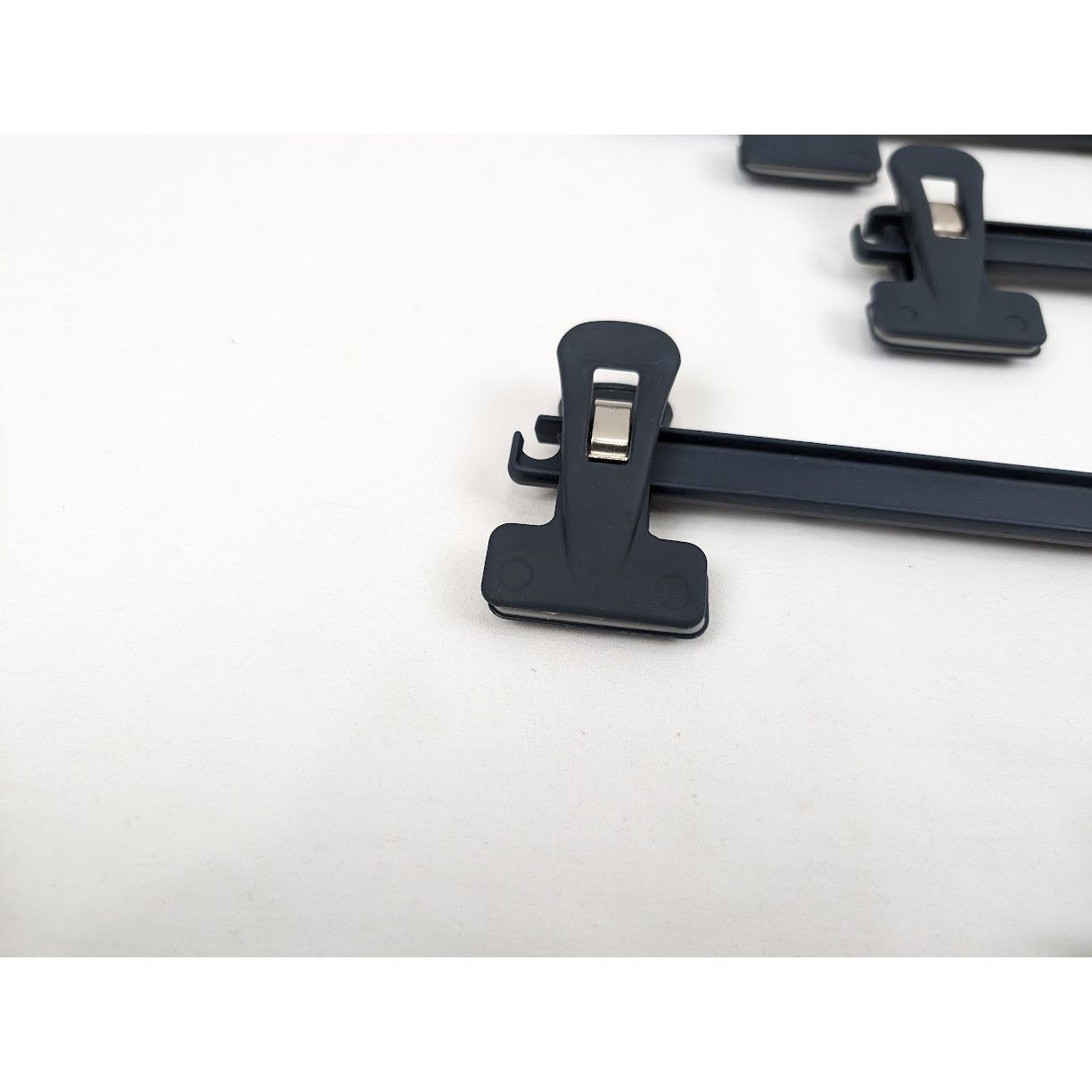 Dior o1rshd1 Size: OS / Hanger in Black Size ONE SIZE - 4 Thumbnail