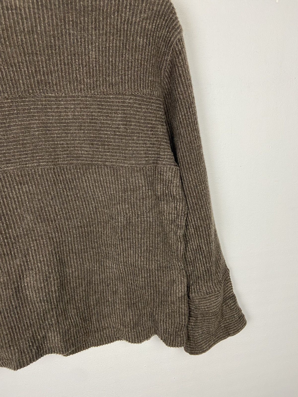 Fendi VINTAGE FENDI BIG LOGO MONOGRAM EMBROIDERED TURTLENECK Size US M / EU 48-50 / 2 - 11 Thumbnail