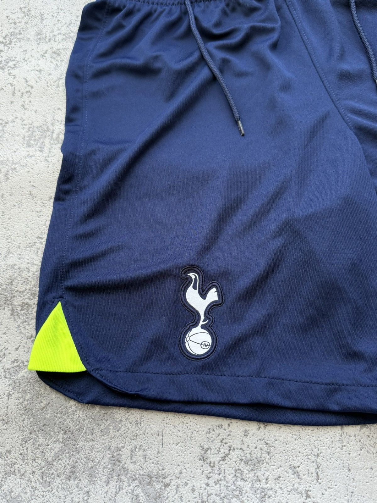Nike Tottenham Hotspur 2022/2023 Nike Shorts Size US 30 / EU 46 - 2 Thumbnail