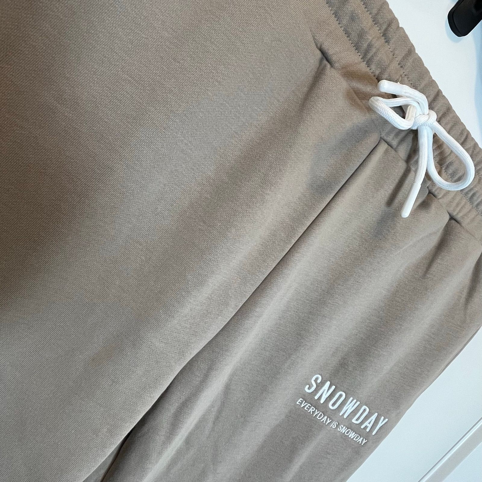 Snowday •NWT• Snowday Worldwide Tan Sweatpants • Mens Medium Size US 32 / EU 48 - 5 Thumbnail