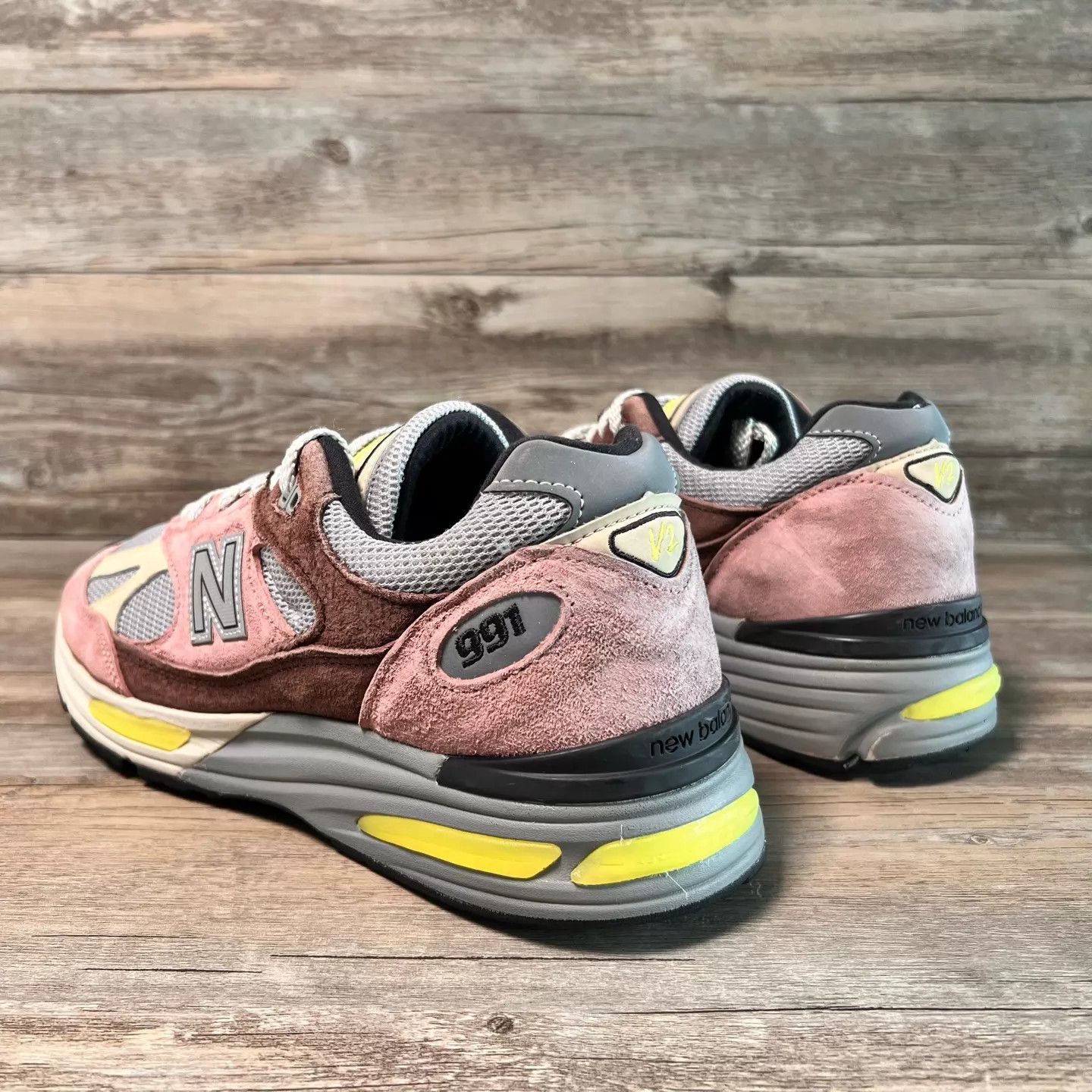 New Balance New Balance 991 V2 U991MG2 Rust & Gray Pink 42.5 Size US 9 / EU 42 - 4 Thumbnail
