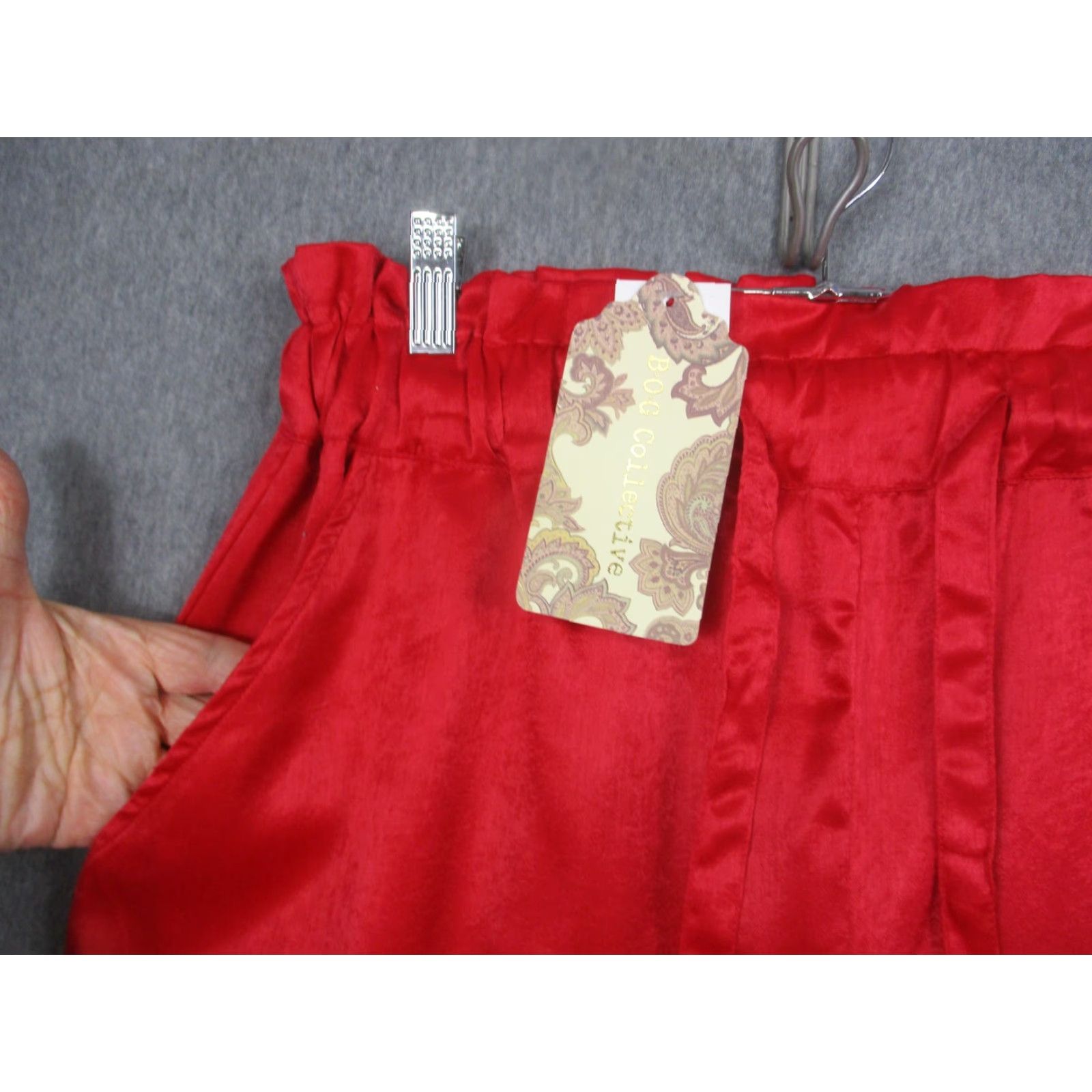 Vintage B O G Collective Pants Womens Medium Ruby Red Satin Paperbag Tapered Jogger Boho Size 32" / US 10 / IT 46 - 2 Thumbnail