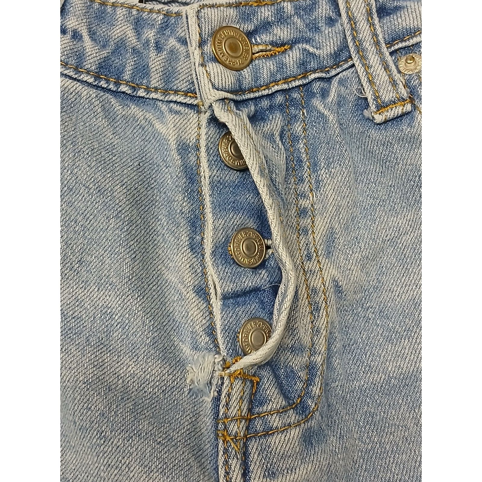 Forever 21 Forever 21 (24) Women's Button Light Denim Blue Jeans Size 24" / US 00 / IT 34 - 9 Thumbnail