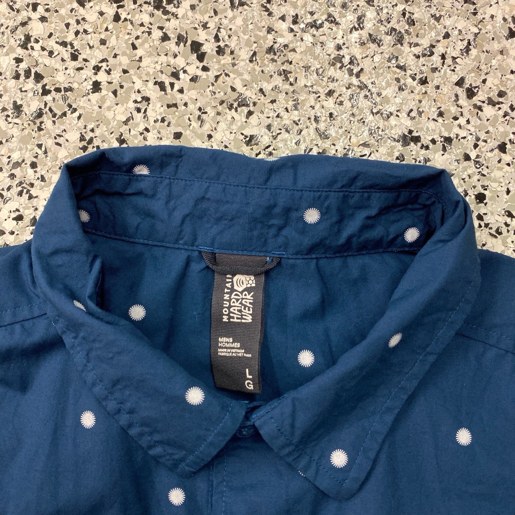 Mountain Hardwear VINTAGE? No — Mountain Hardwear Button Shirt Men L Blue White Dot Cotton Short Sleeve Size US L / EU 52-54 / 3 - 2 Thumbnail