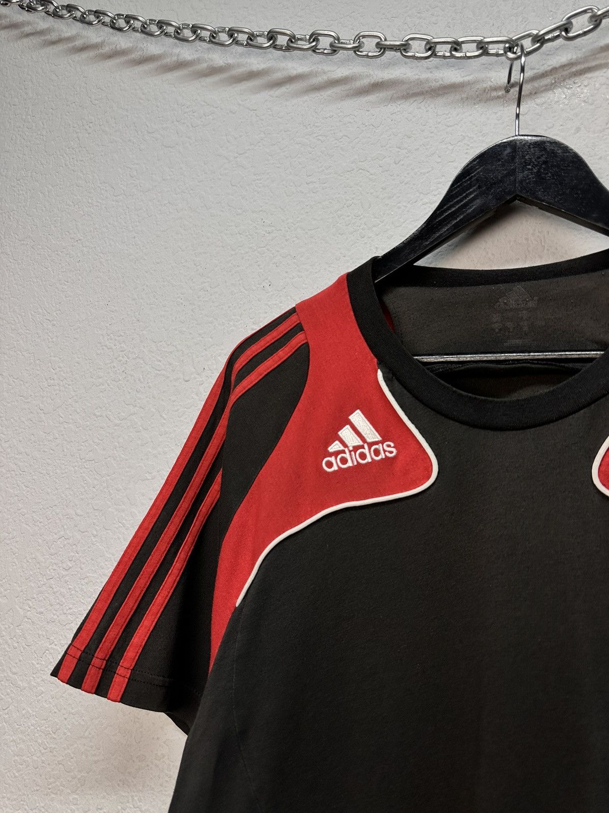 Adidas Vintage Adidas Milan Jersey Black 2008 Italy Rare T-shirt Size US L / EU 52-54 / 3 - 4 Thumbnail