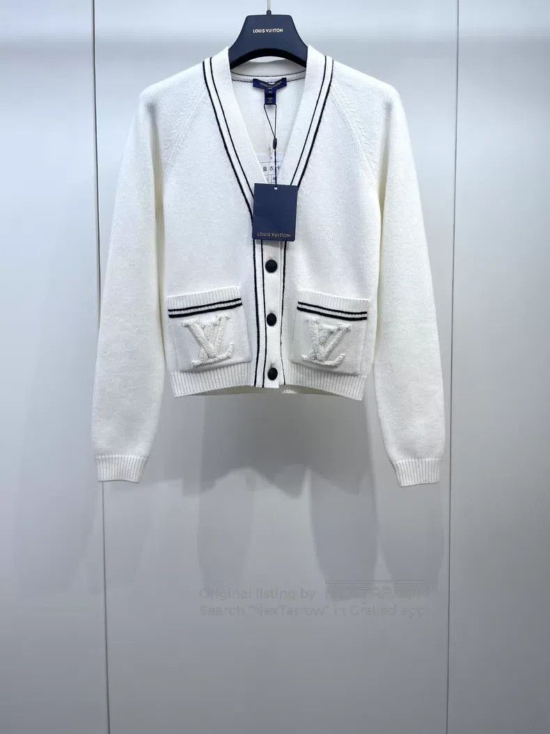 Louis Vuitton Louis Vuitton 25 white knitted cardigans shirt Size XS / US 0-2 / IT 36-38 - 1 Thumbnail