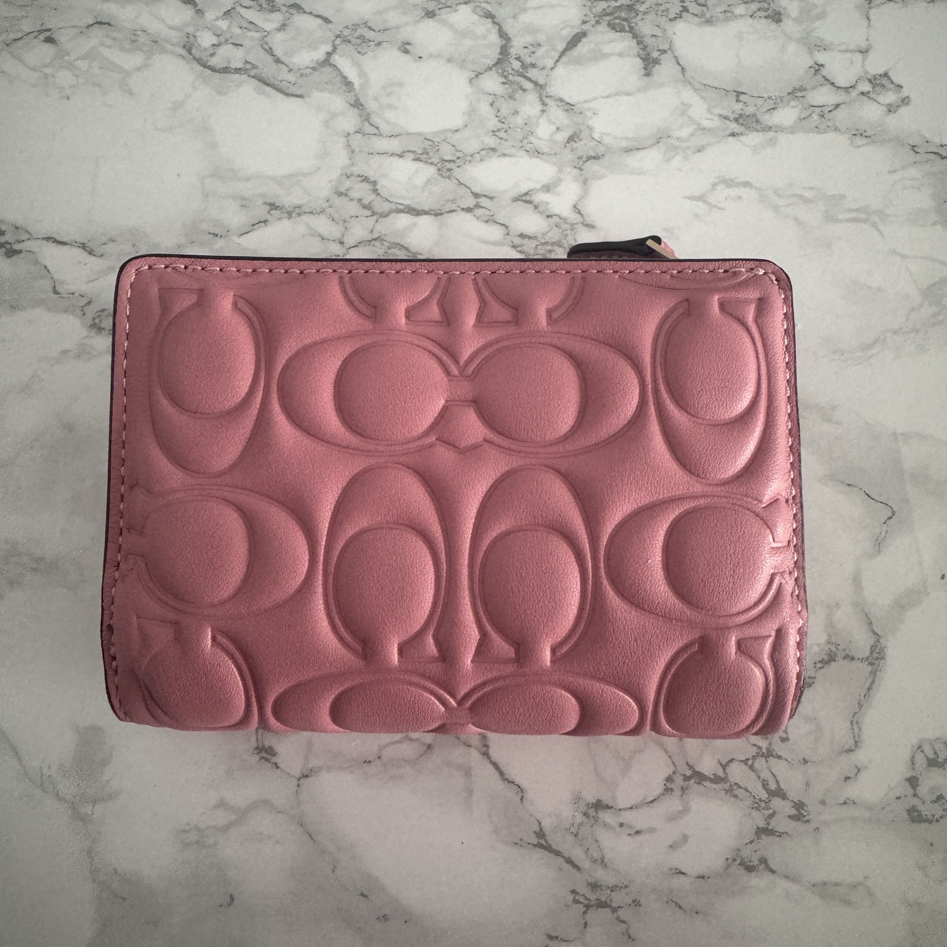 Coach coach Medium Corner Zip Wallet With Signature Leather