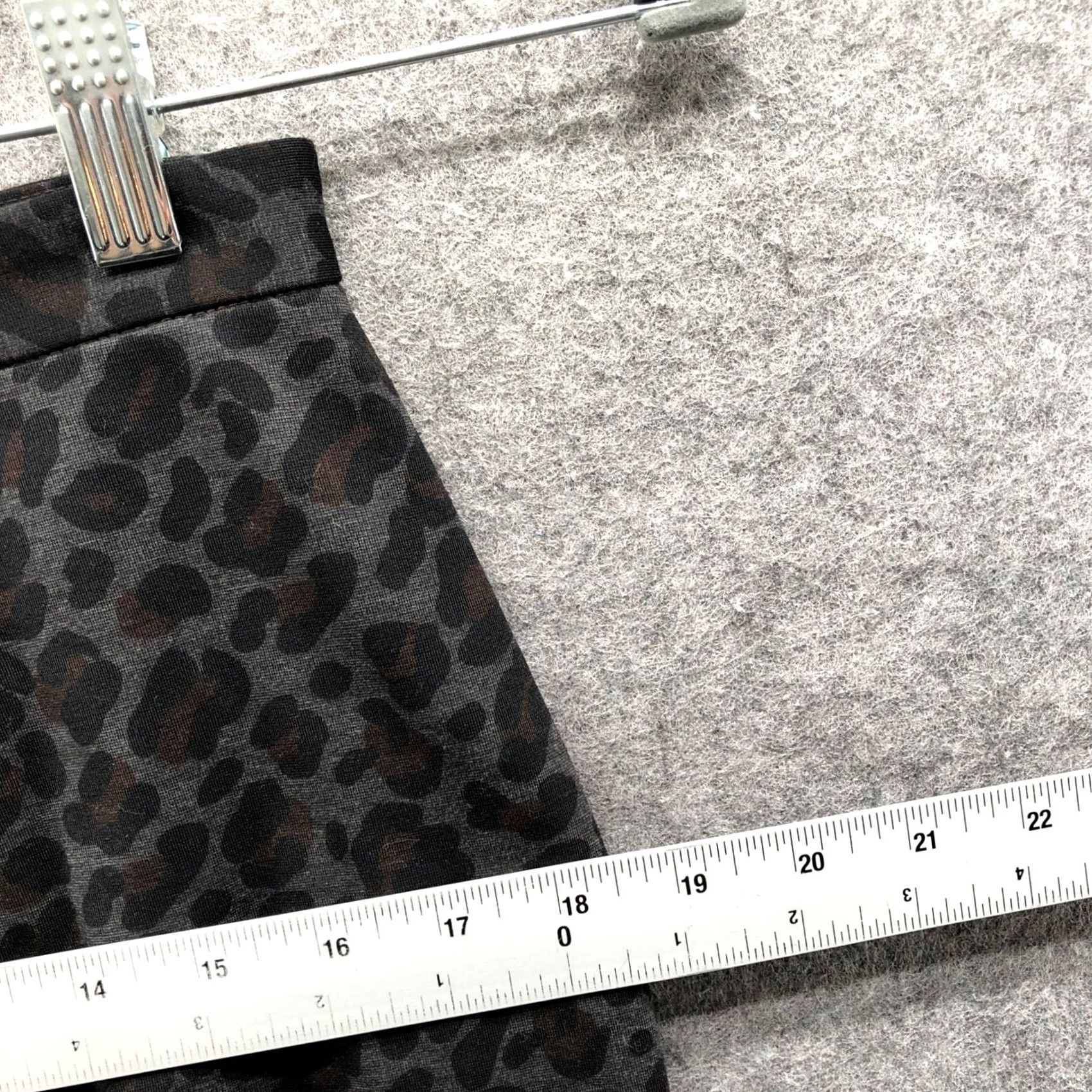Ann Taylor Ann Taylor Leopard Print Pencil Skirt Womens 6 Black Brown Stretch Career Skirt All Seasons Women Zip KnIT VENT Slit Animal Pattern 6 Ladies Mens? Size 28" / US 6 / IT 42 - 7 Thumbnail
