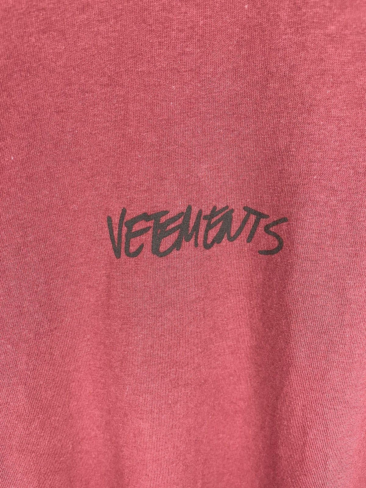 Vetements Vetements Script Logo Bordeaux T-Shirt Size US L / EU 52-54 / 3 - 6 Thumbnail