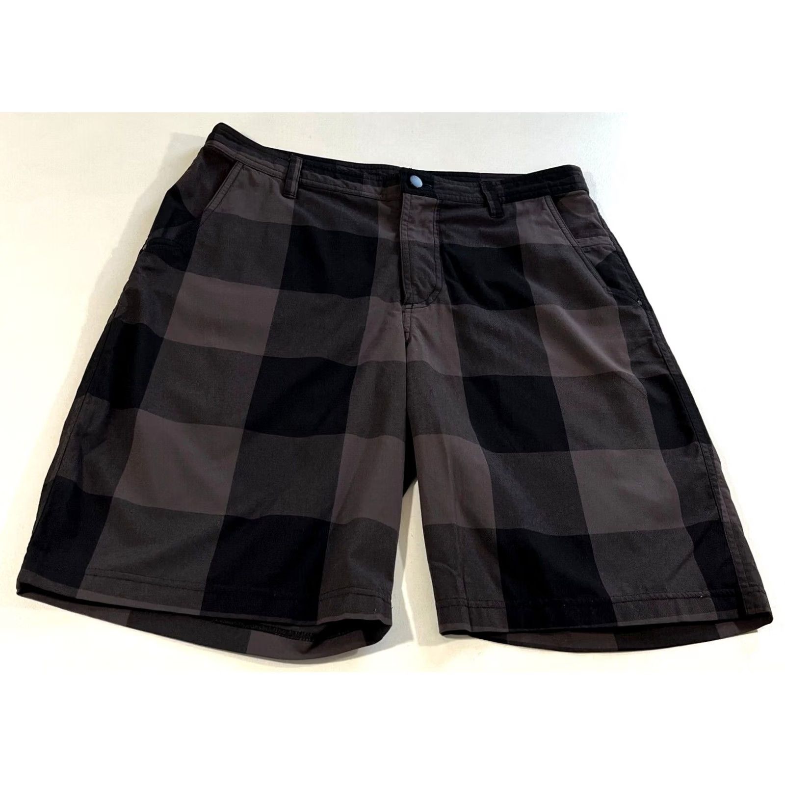Lululemon Lululemon Kahuna Plaid Shorts Mens 34 Casual Chino 10" Inseam Black Gray Size US 34 / EU 50 - 3 Thumbnail