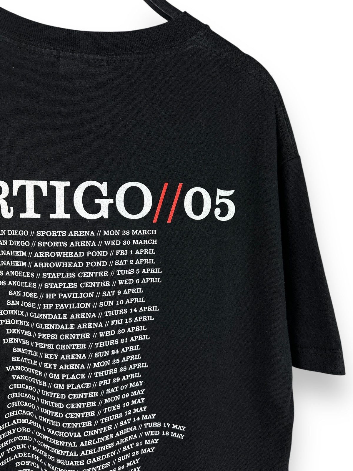 Band Tees Vintage 2005 U2 Vertigo Tour T-Shirt Rock Band Double Sided Size US L / EU 52-54 / 3 - 14 Thumbnail