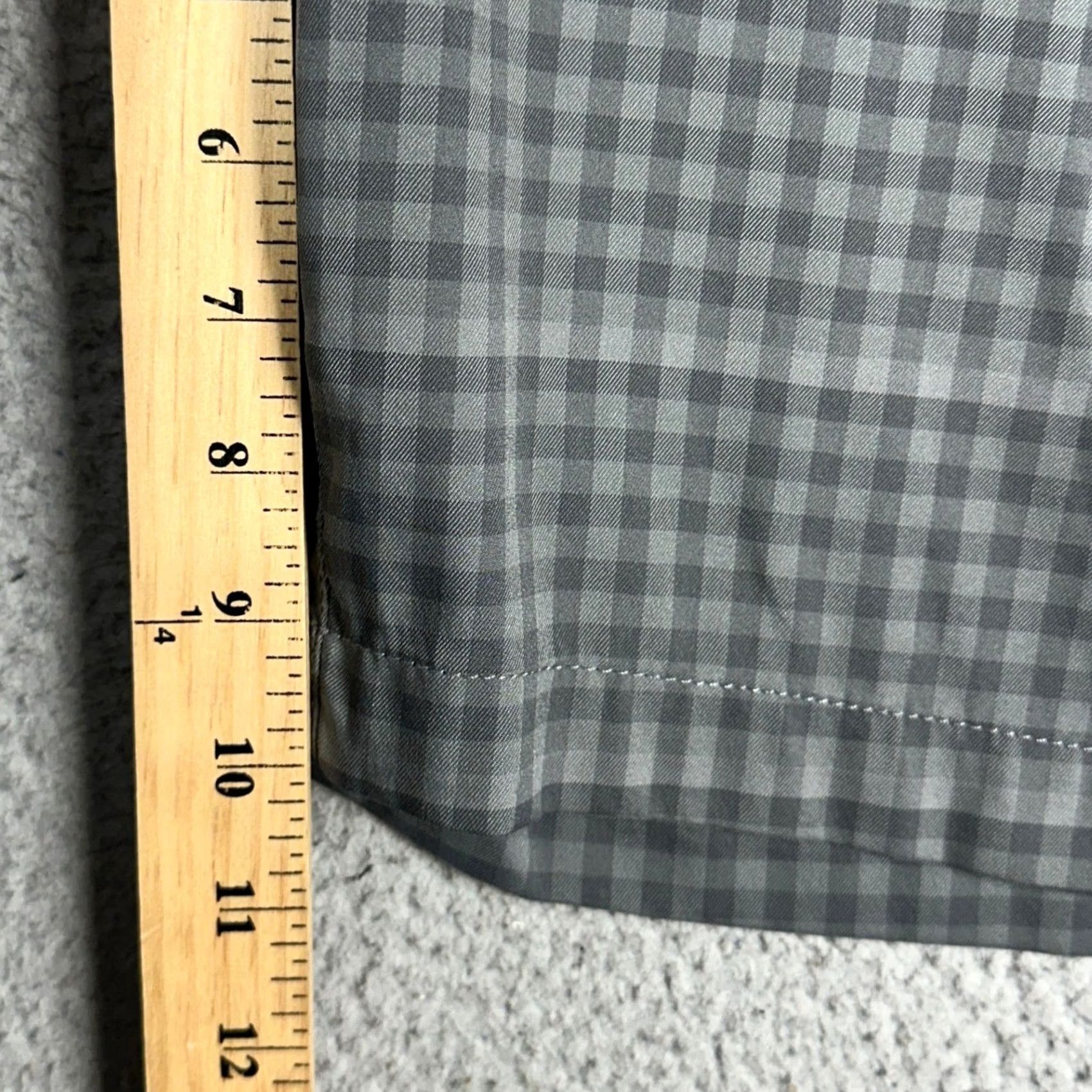 Under Armour Under Armour Shorts Mens 32 Gray Gingham Plaid Golf Performance Flat Front Size US 32 / EU 48 - 5 Thumbnail