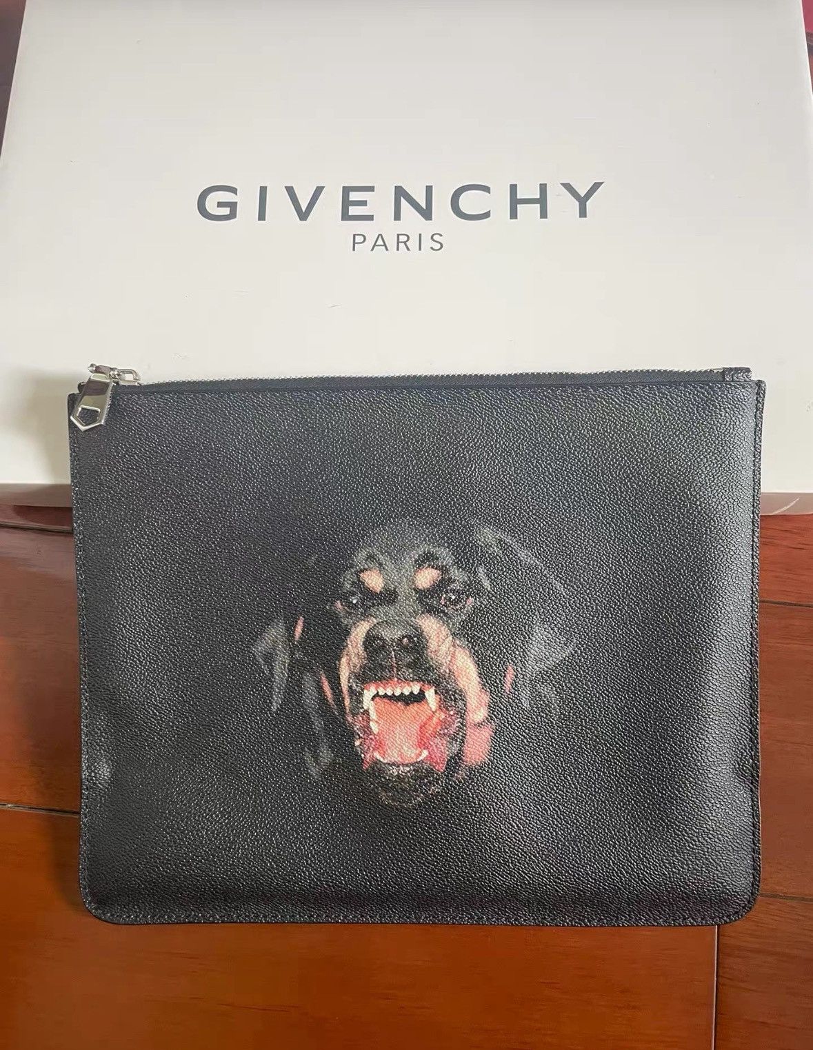 Givenchy Givenchy Dog Head Handbag Size ONE SIZE - 2 Thumbnail