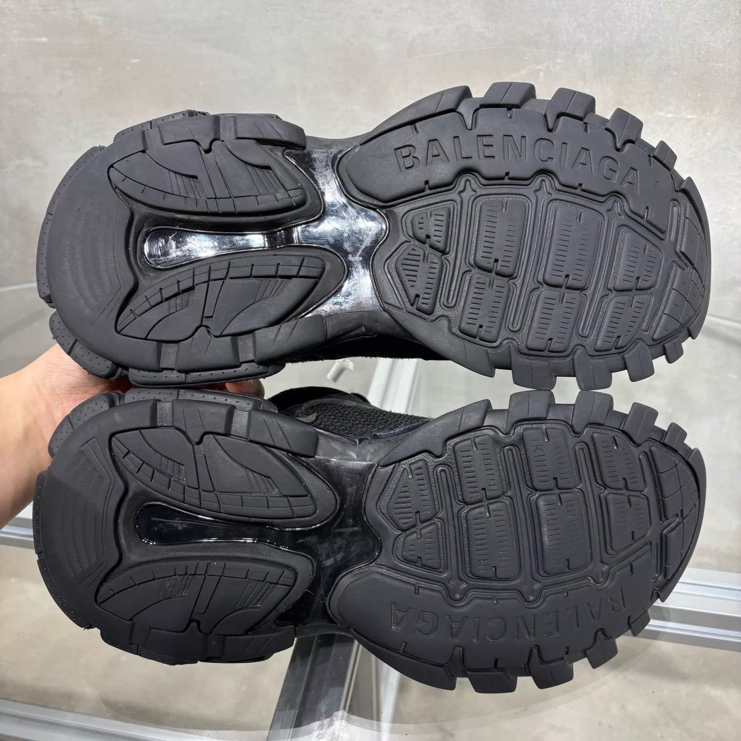 Balenciaga Balenciaga Track 3.0 Distressed Black Sneakers 43 Size US 10 / EU 43 - 7 Thumbnail