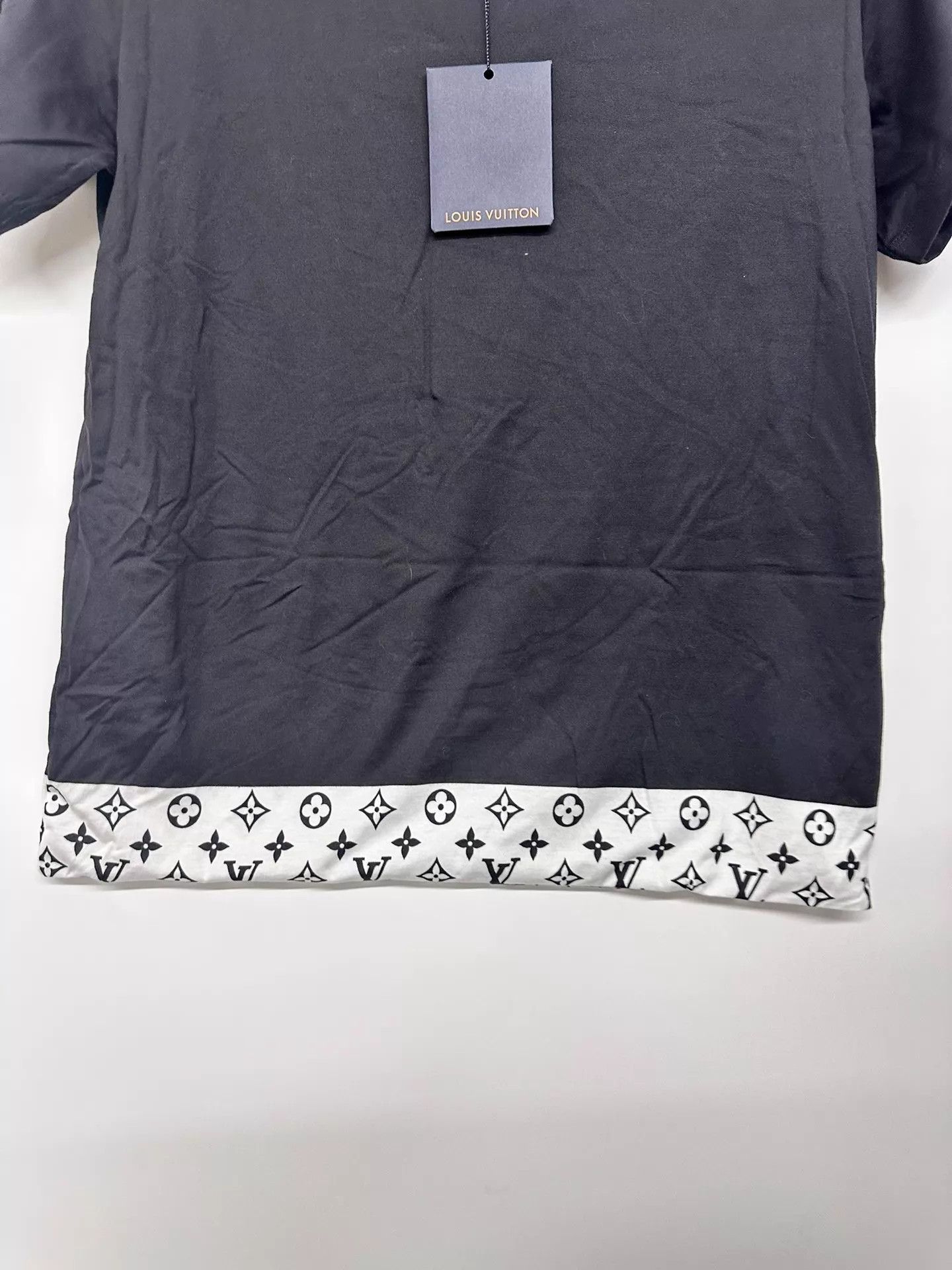 Louis Vuitton LV Short Sleeve Tee New With Tags M Size M / US 6-8 / IT 42-44 - 7 Thumbnail