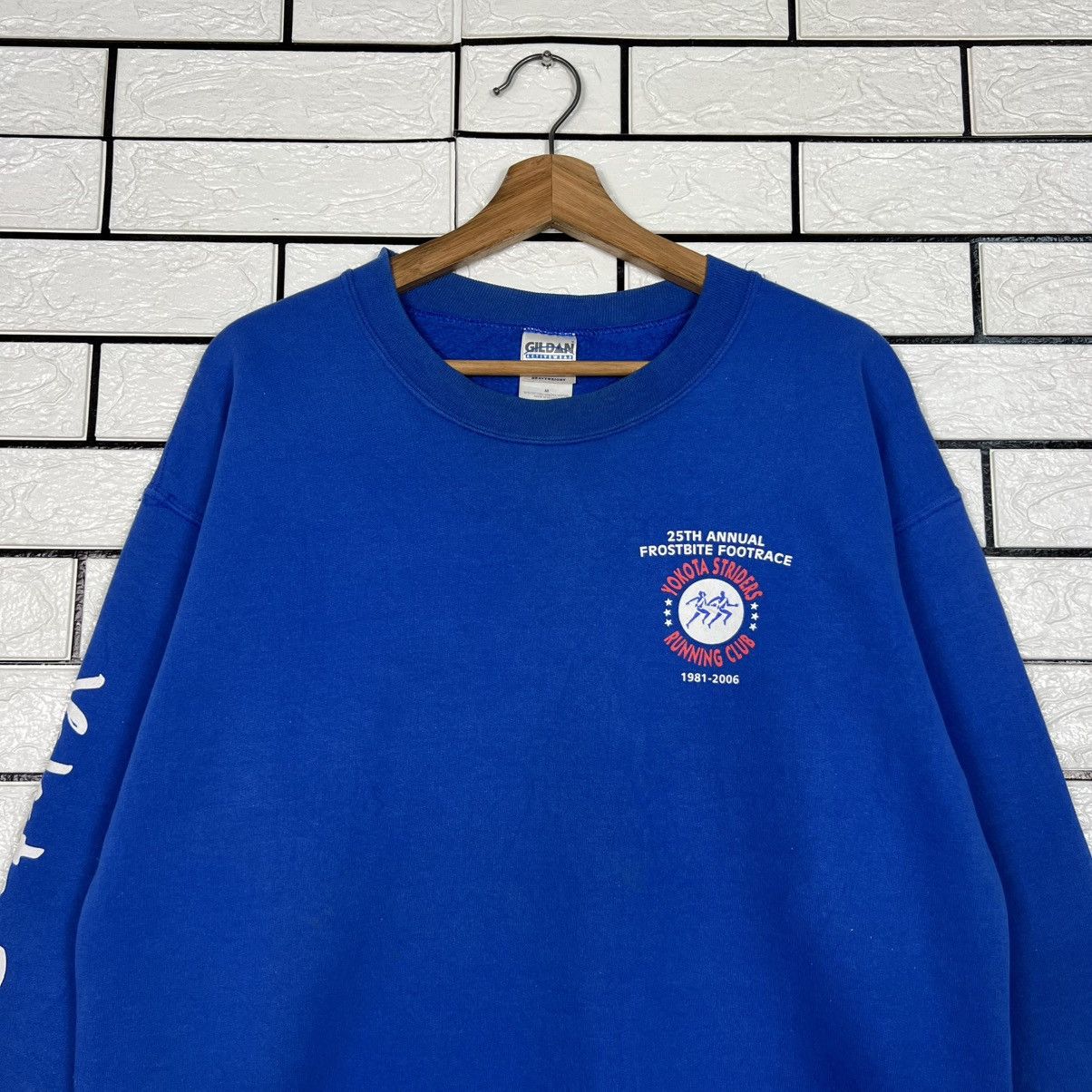 Gildan Y2k YOKOTA STRIDERS Frostbite Footrace Sweatshirt #4167-C191 Size US M / EU 48-50 / 2 - 5 Thumbnail