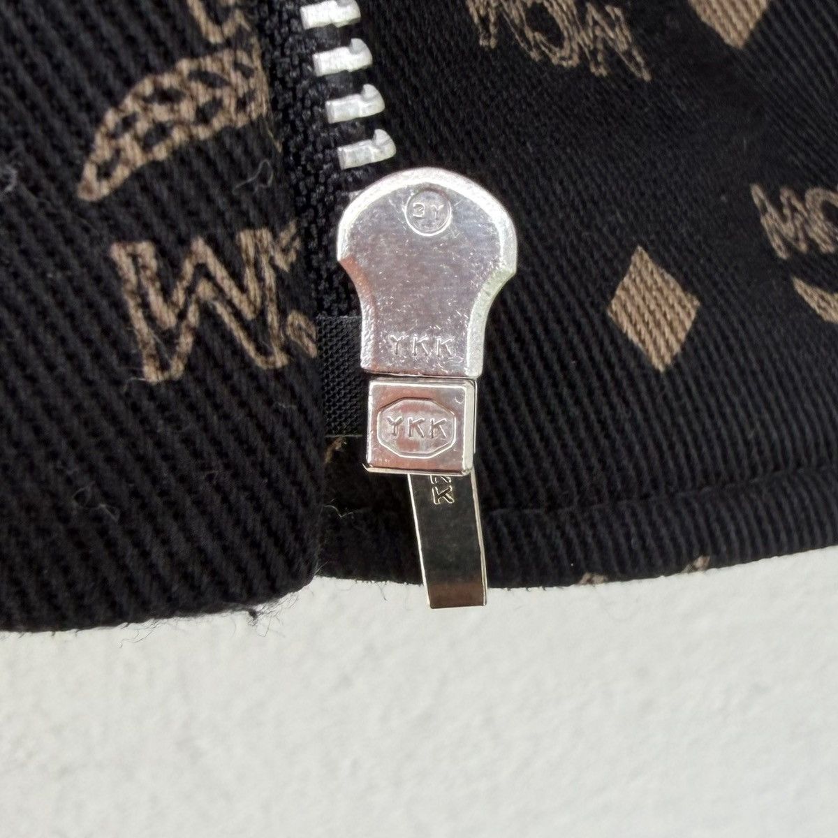 MCM MCM Legere Monogram Logo Lined Blanket Fleece Collar Jacket Size L / US 10 / IT 46 - 16 Thumbnail