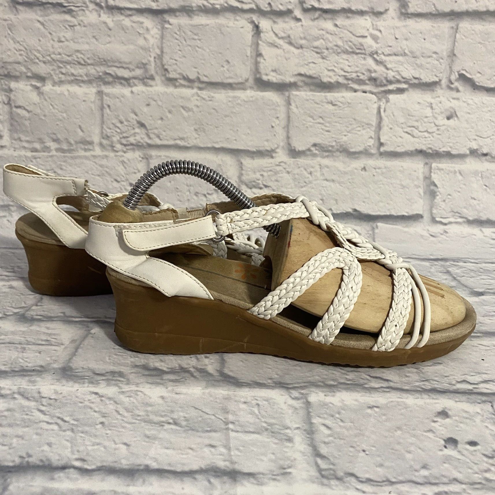 Vintage BareTraps Takara White Tan Braided T-Strap Wedge Sandals 8.5 M Buckle Heel Strap Platforms & Wedges Womens Sandal Size US 6 / IT 36 - 5 Thumbnail