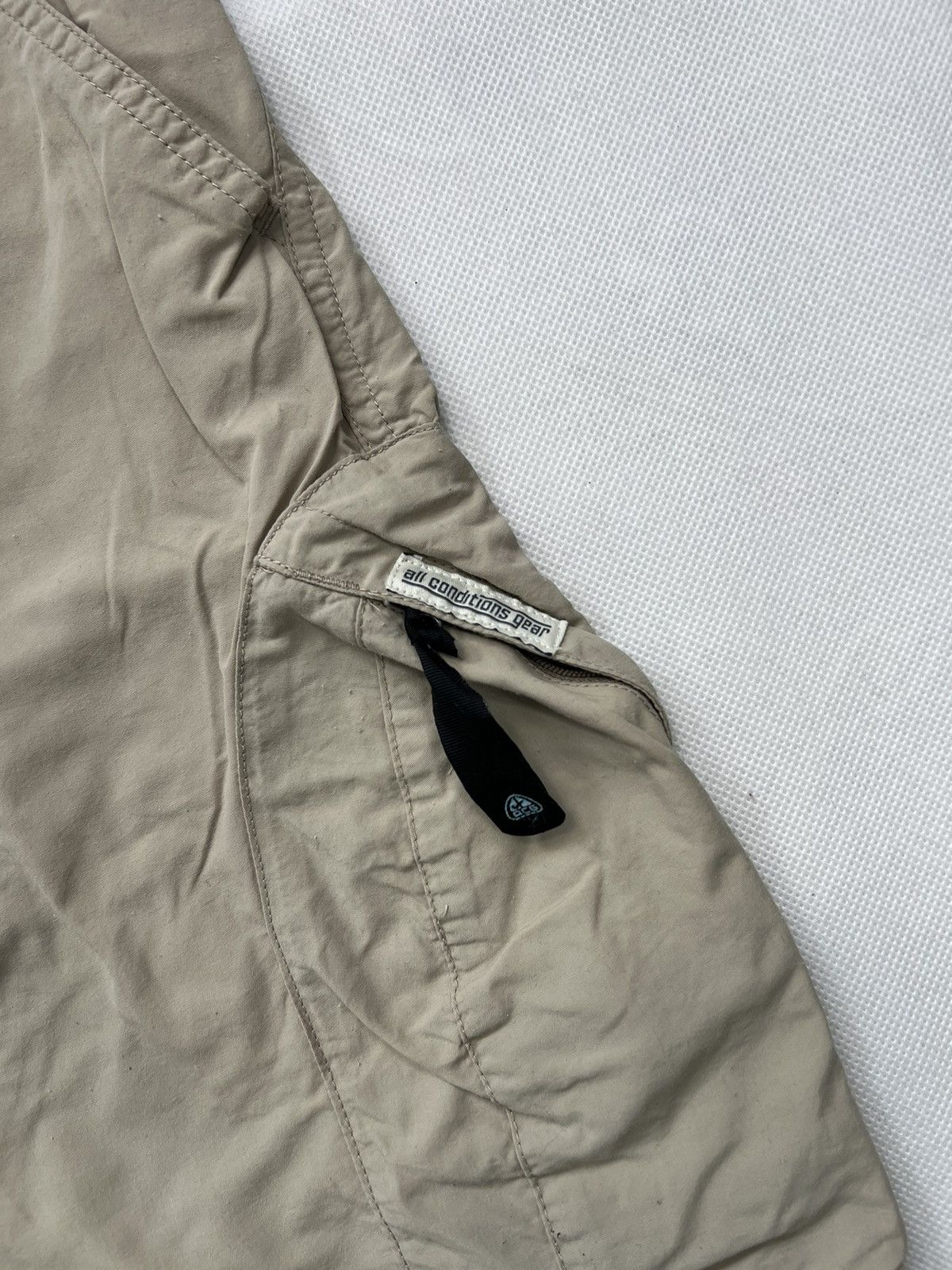 Nike × Nike ACG × Vintage Cargo Shorts Nike ACG Logo Pocket Size US 36 / EU 52 - 2 Thumbnail