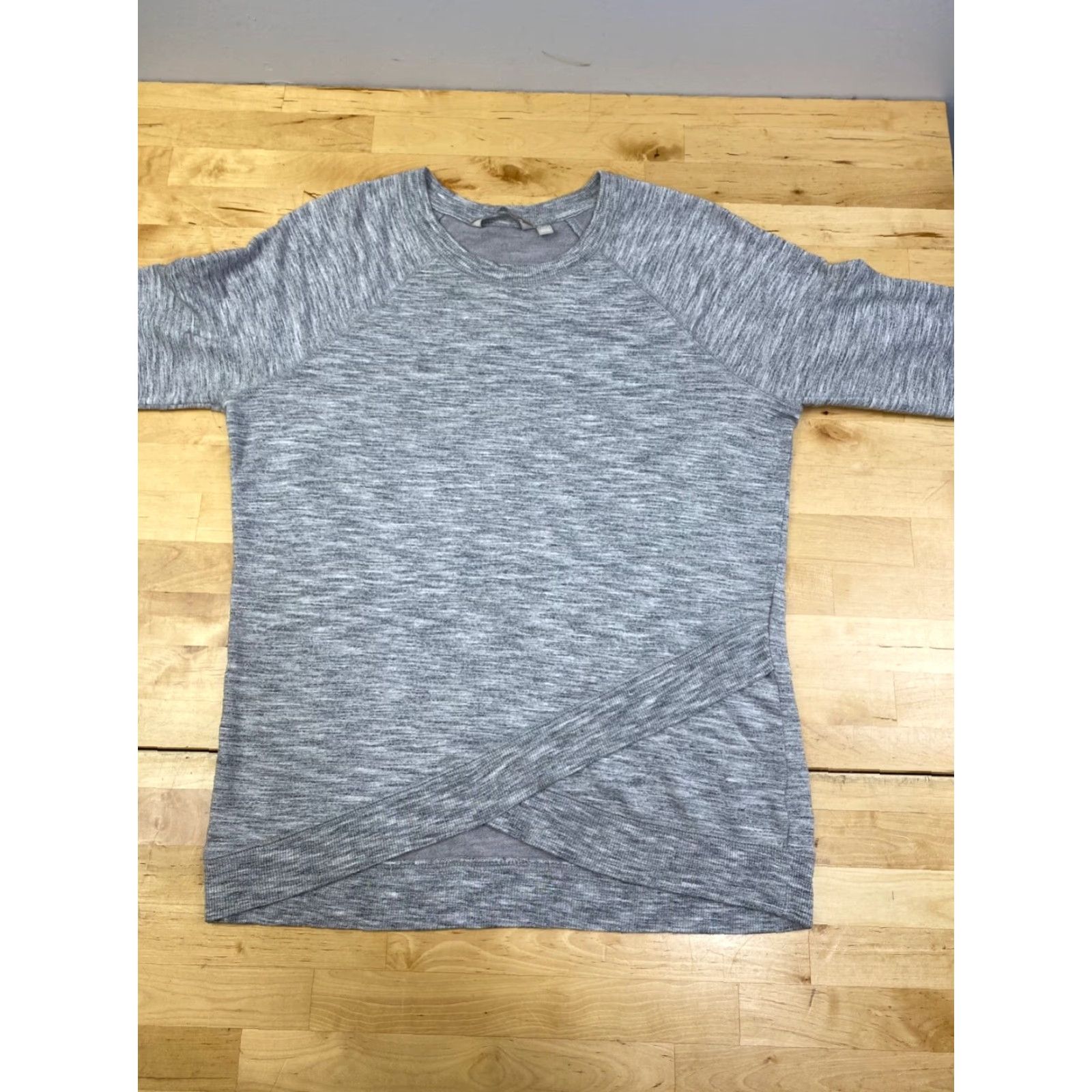 Athleta Athleta Shirt Womens Small Tall Gray Long Sleeve Pullover Casual T-Shirt Fitness Sports Size S / US 4 / IT 40 - 2 Thumbnail