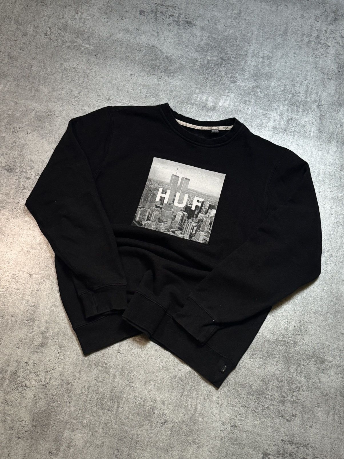 Huf × Vintage crewneck huf vintage y2k skate blockcore Size US S / EU 44-46 / 1 - 1 Thumbnail