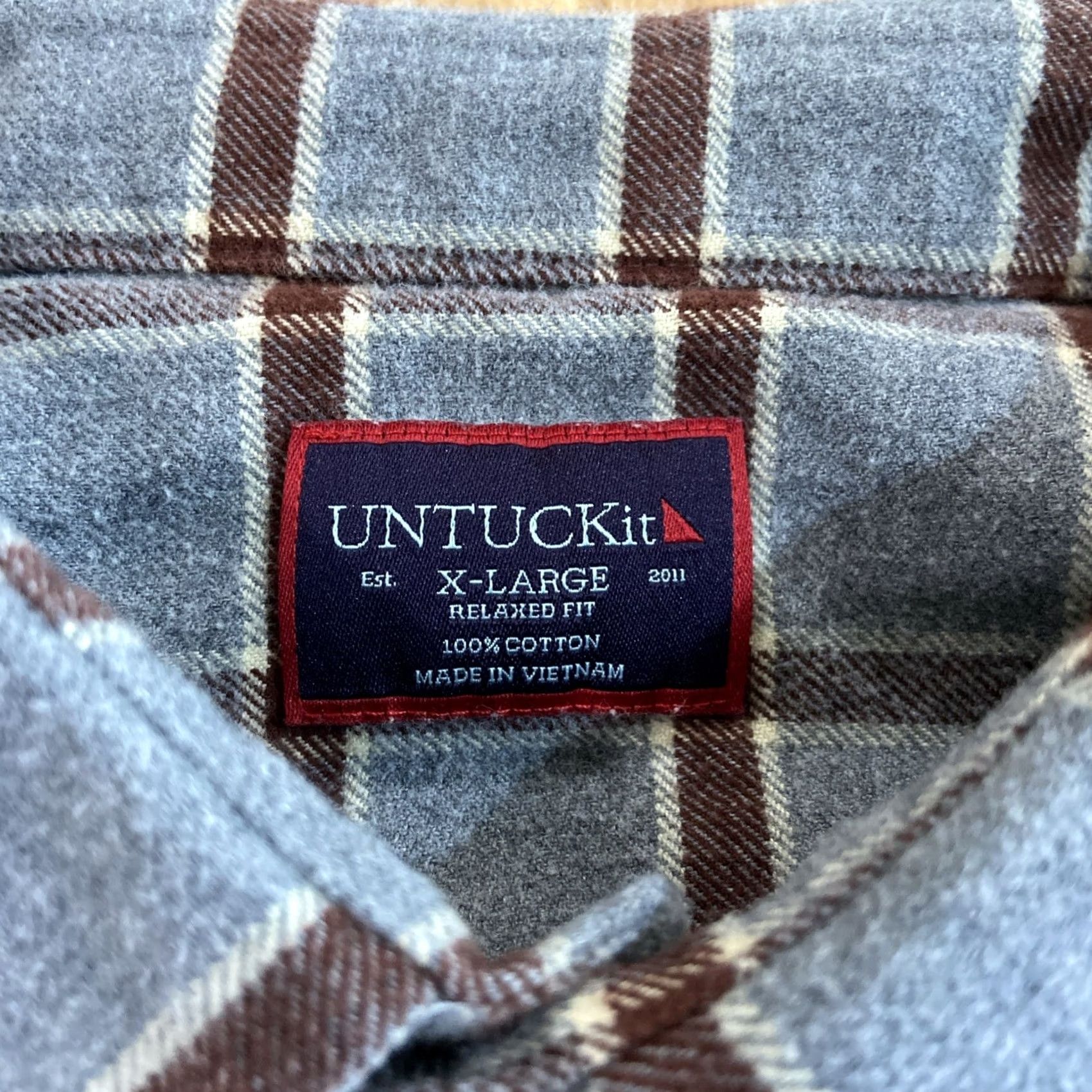 UNTUCKit UNTUCKit Flannel Shirt Mens XL Gray Check Long Sleeve Button Up Cotton Size US XL / EU 56 / 4 - 2 Thumbnail