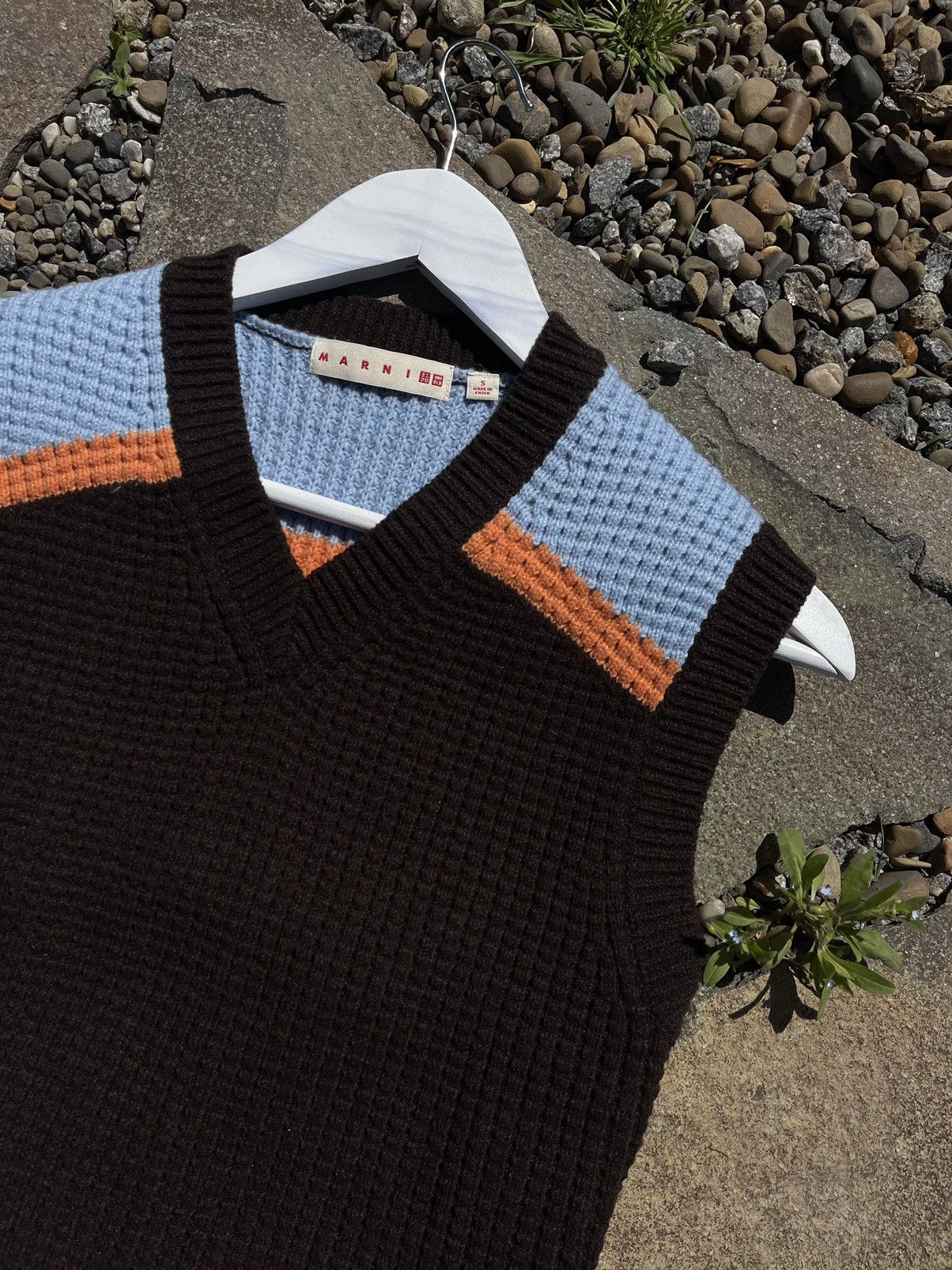 Marni × Uniqlo Marni x UniQlo brown knit vest v-neck sleeveless sweater Size S / US 4 / IT 40 - 3 Thumbnail