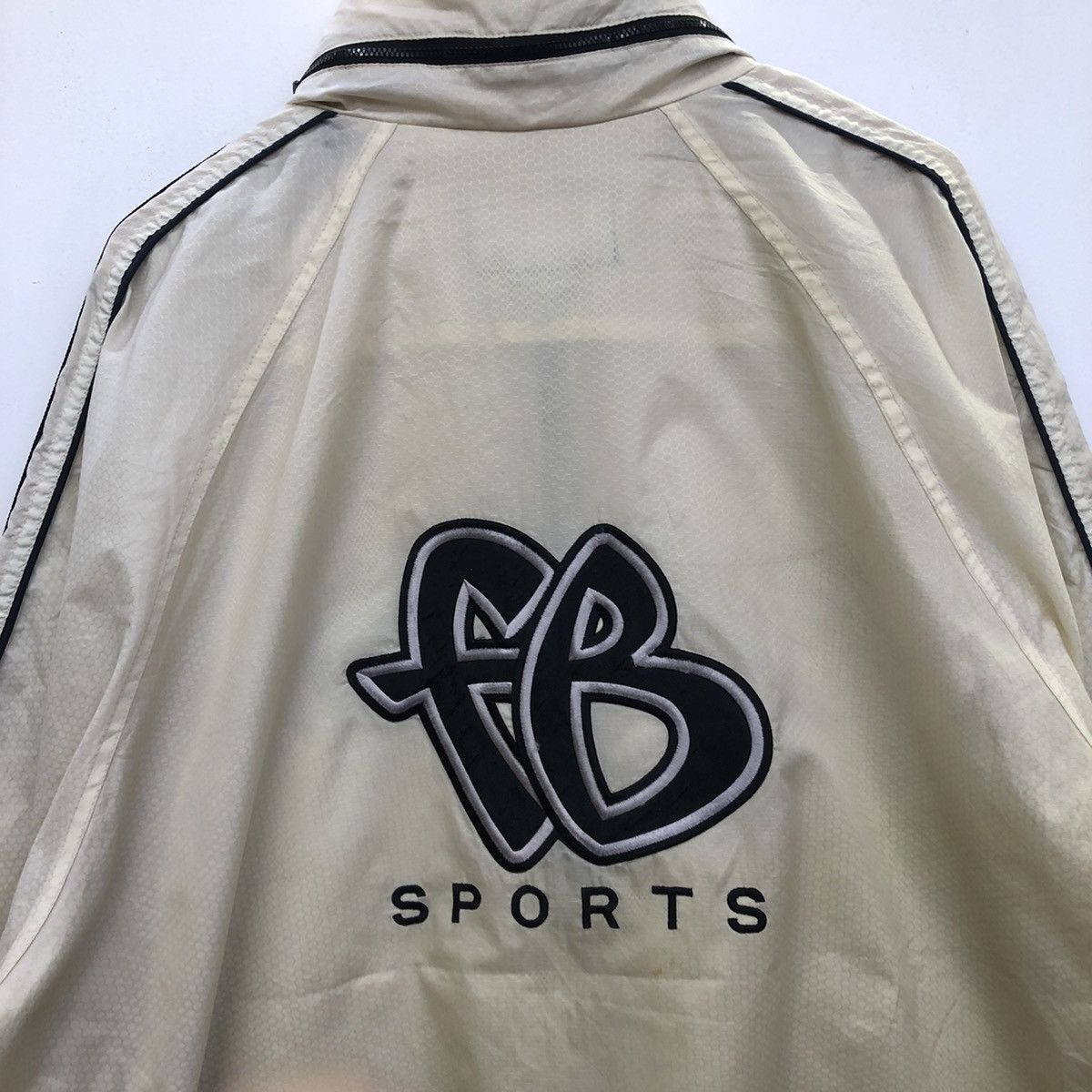 Fubu Vintage Fubu Hip Hop Spellout Embriodered Light Jacket Size US XXL / EU 58 / 5 - 3 Thumbnail