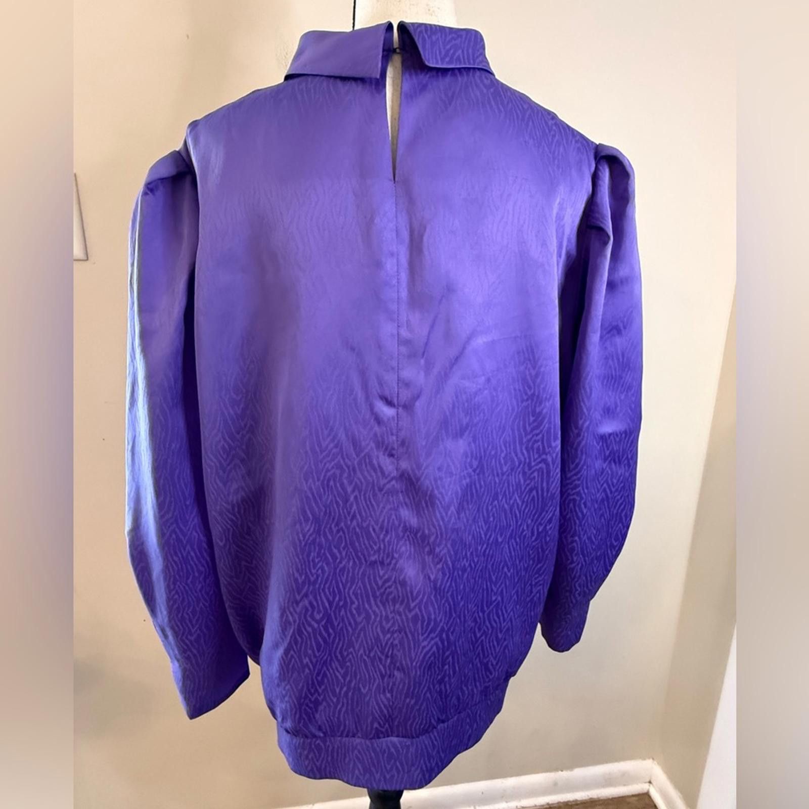 Other Purple dressy top subtle swirled pattern coquette bow SZ 1X Size XL / US 12-14 / IT 48-50 - 6 Thumbnail