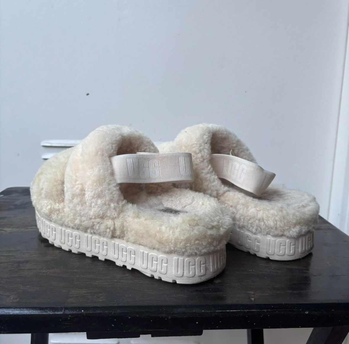 Ugg DEADSTOCK UGG OH FLUFFITA PLATFORM WOMEN’S SLIDES Size US 6 / IT 36 - 2 Thumbnail