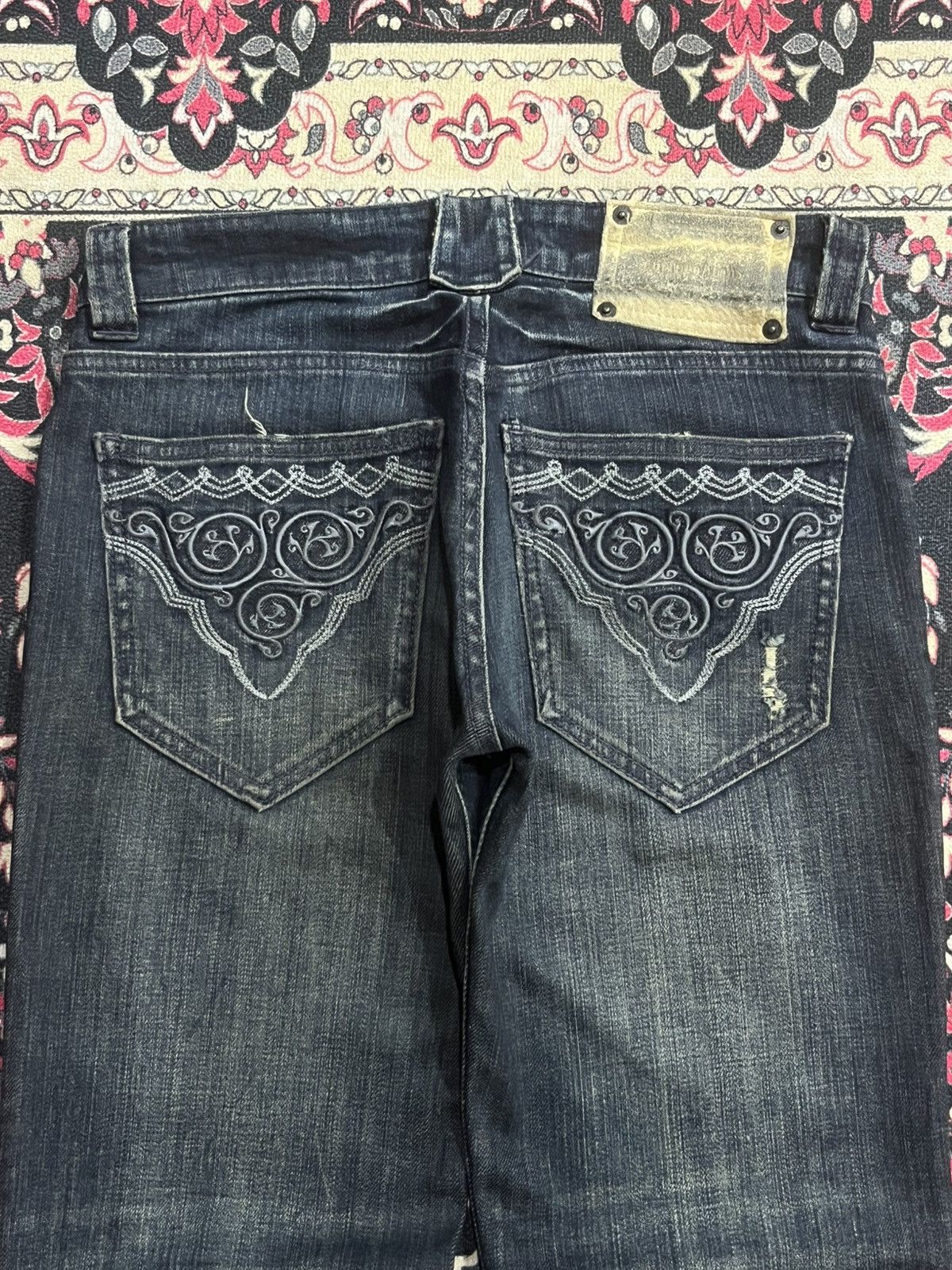 BUFFALO BOBS Vintage Buffalo Bobs Dark Washed Distressed Flare Jeans Size US 29 - 7 Thumbnail