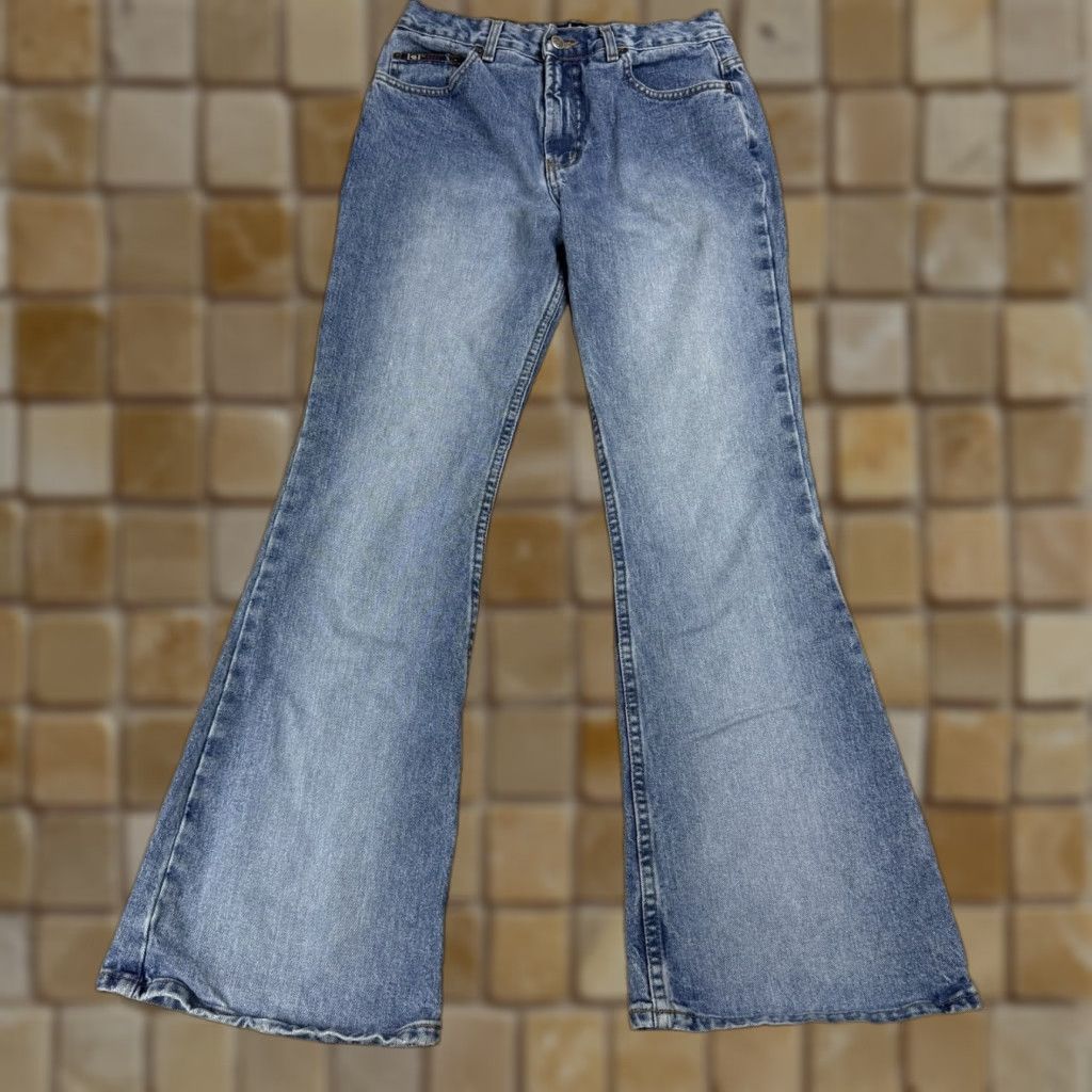 Vintage VINTAGE Y2K LEI Denim Jeans Flare Medium Wash Women's 9 Inseam 30 Rise Mid Size Juniors 30in? Size 30" / US 8 / IT 44 - 1 Thumbnail