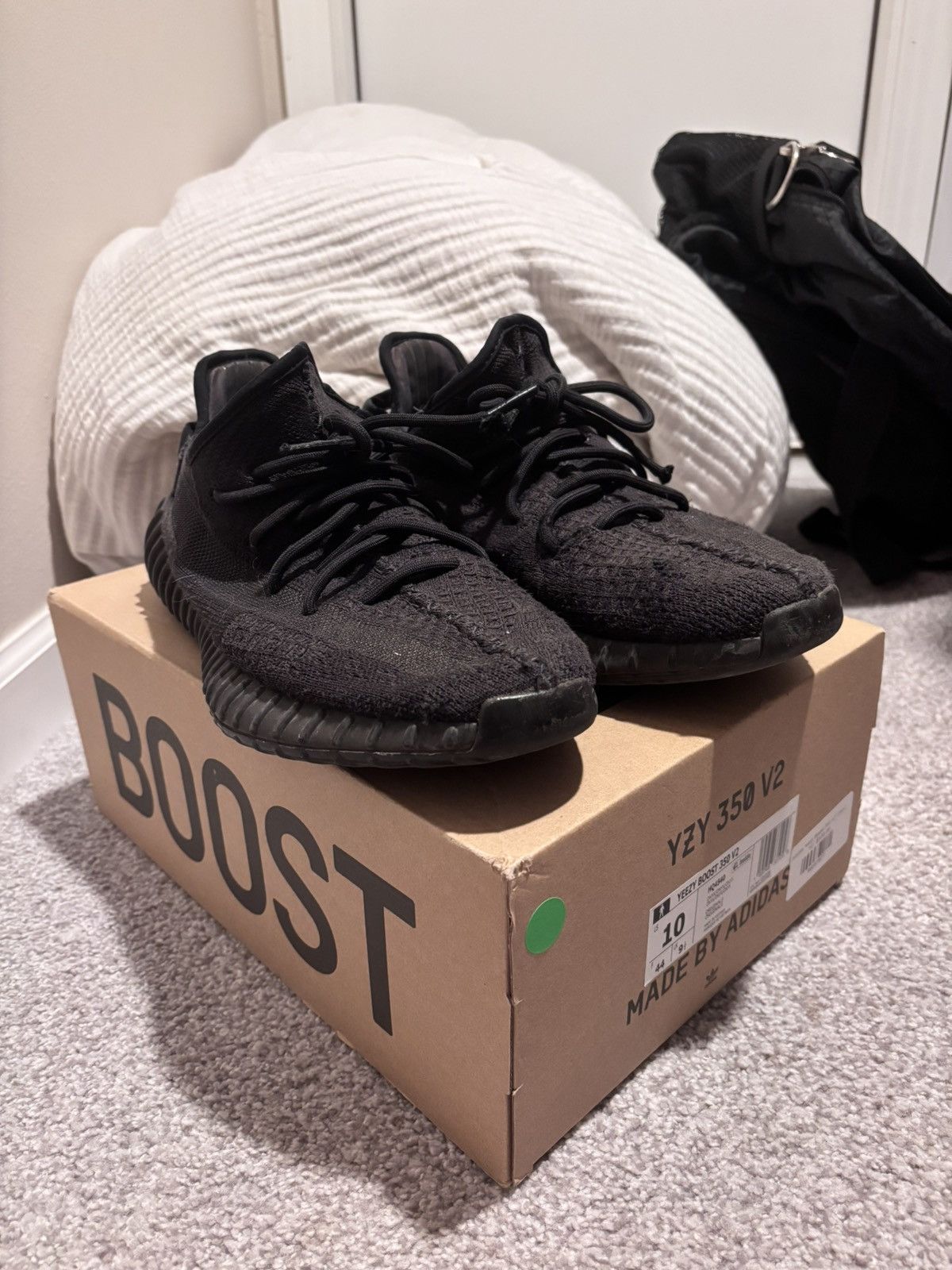 Yeezy Yeezy boost 350 v2 ONYX Size US 10 / EU 43 - 1 Thumbnail