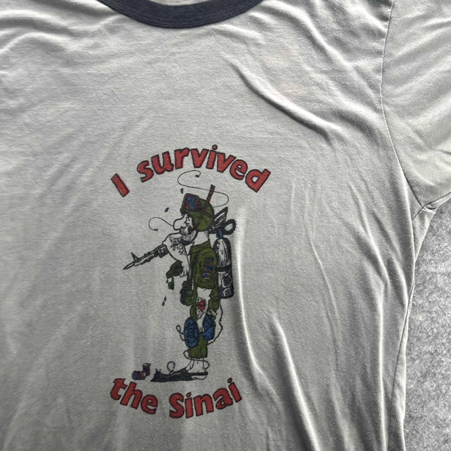 Vintage VINTAGE I Survived The Sinai Shirt Mens Medium T-Shirt Military 1980s Gray Graphic Print 80s Mens Size US M / EU 48-50 / 2 - 5 Thumbnail
