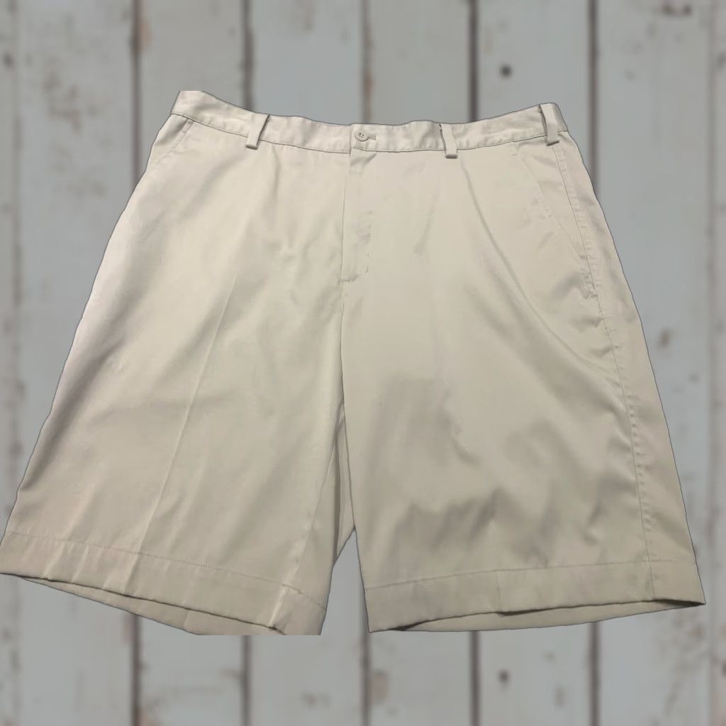 Nike Nike Golf Dri-Fit Shorts Men Size 36 Beige Solid Casual Flat Front Size US 36 / EU 52 - 1 Thumbnail