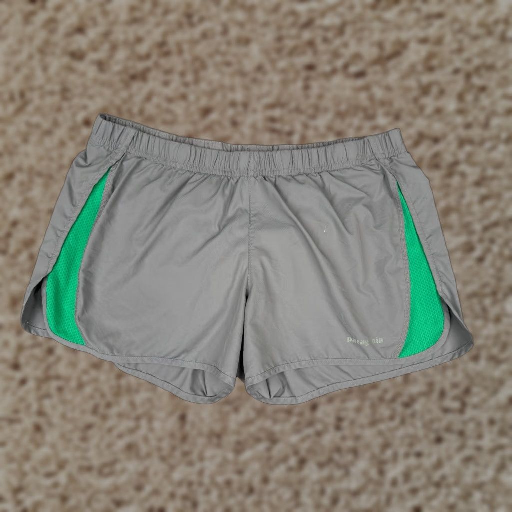 Patagonia Patagonia Shorts Women Medium Gray Green Strider Shorts 100% Polyester Run 24651 Size 32" / US 10 / IT 46 - 1 Thumbnail