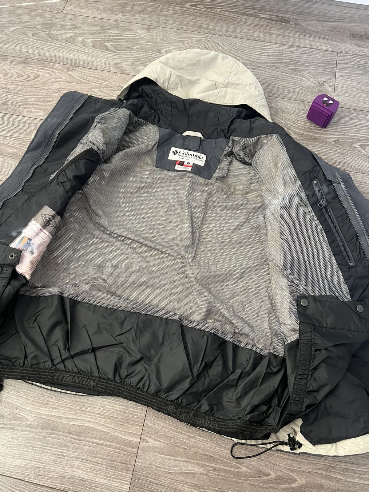 Columbia Vintage Columbia Waterproof Titanium Omni Tech Ski Jacket Size US XL / EU 56 / 4 - 15 Thumbnail