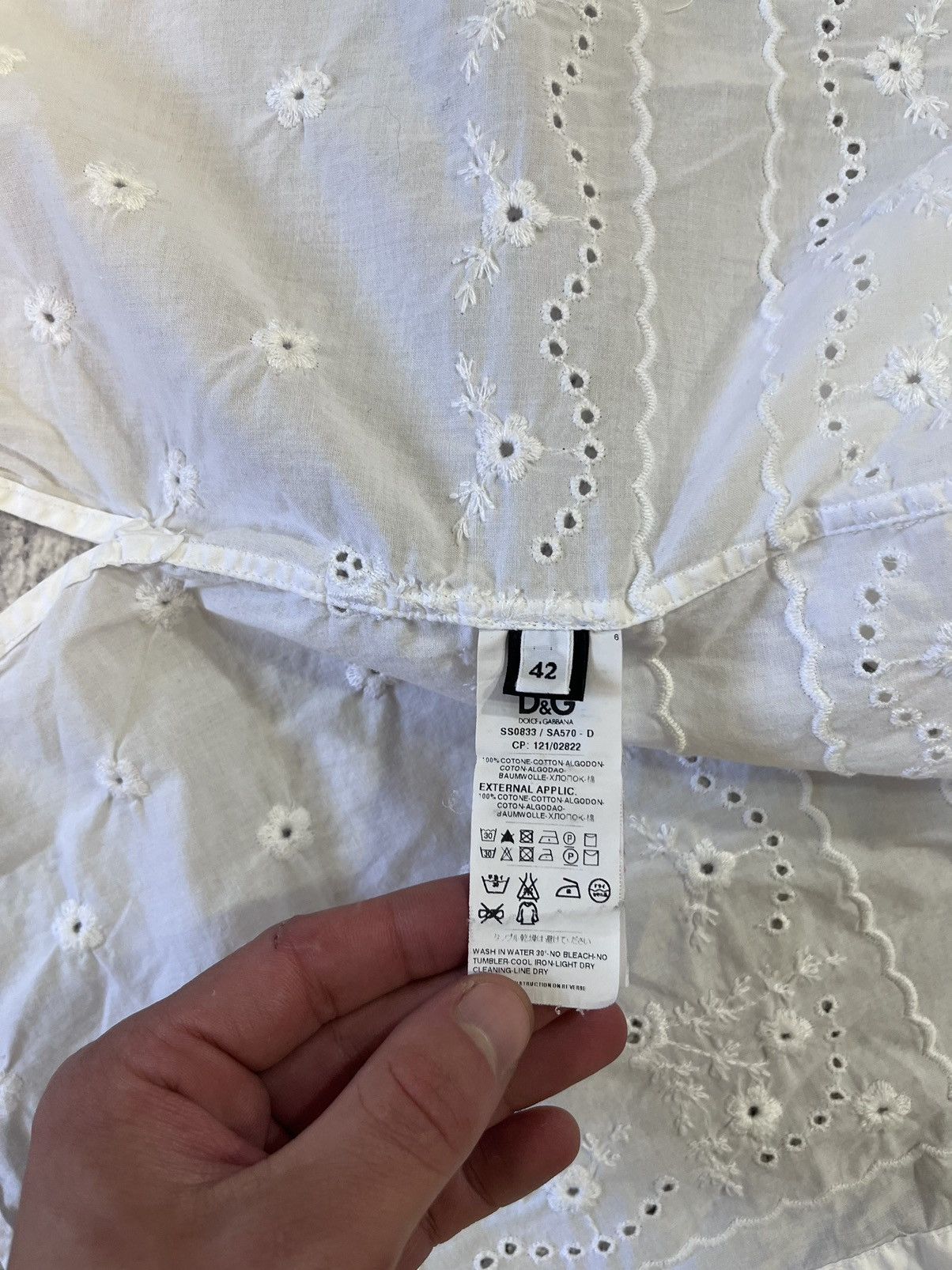 Dolce & Gabbana Dolce & Gabbana White Eyelet Embroidered Blouse Ruffle Front Size M / US 6-8 / IT 42-44 - 13 Thumbnail