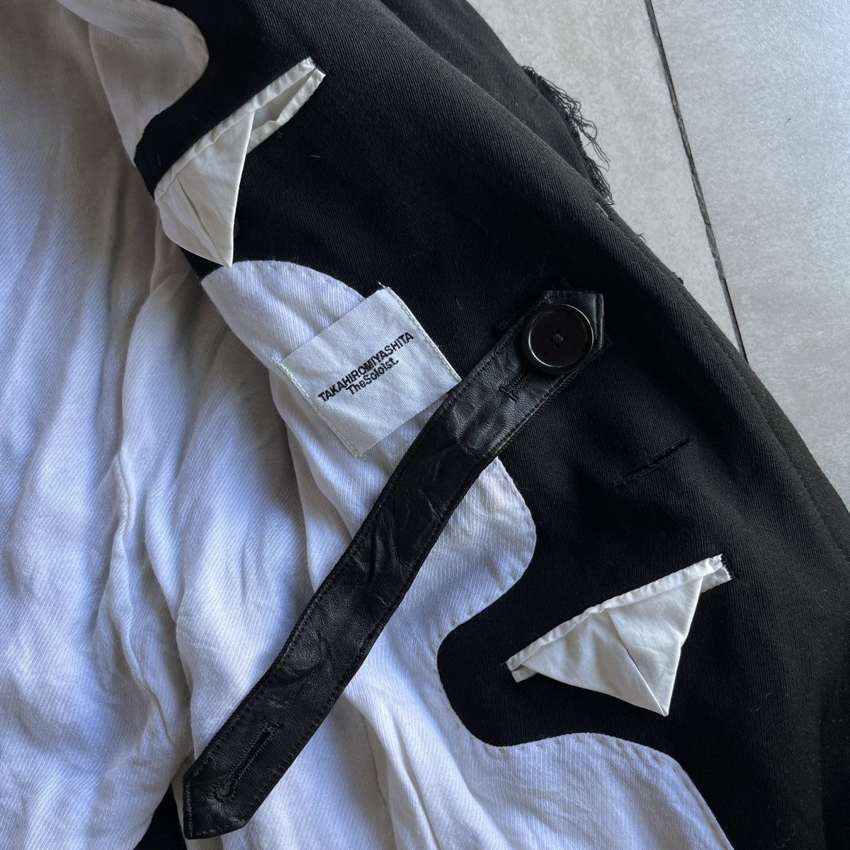 Takahiromiyashita The Soloist. Takahiro miyashita The soloist aw 15 bondage conch trench Size US M / EU 48-50 / 2 - 3 Thumbnail