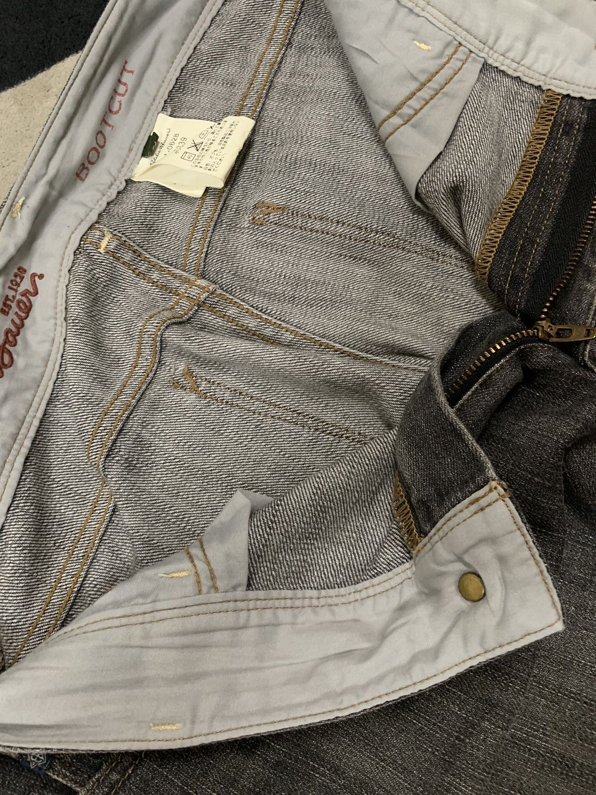 Eddie Bauer Vintage Y2K Eddie Bauer Faded Washed Flare Bootcut Jeans Size US 33 - 16 Thumbnail