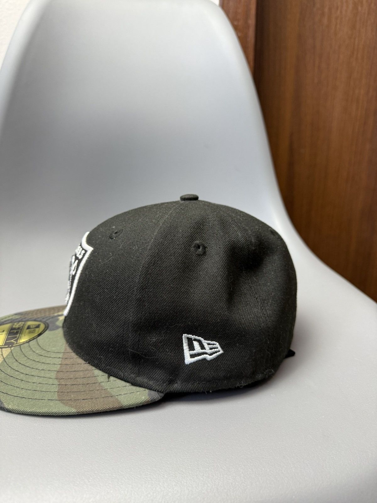 NFL Vintage Los Angeles Raiders Snapback Hat Size ONE SIZE - 7 Thumbnail
