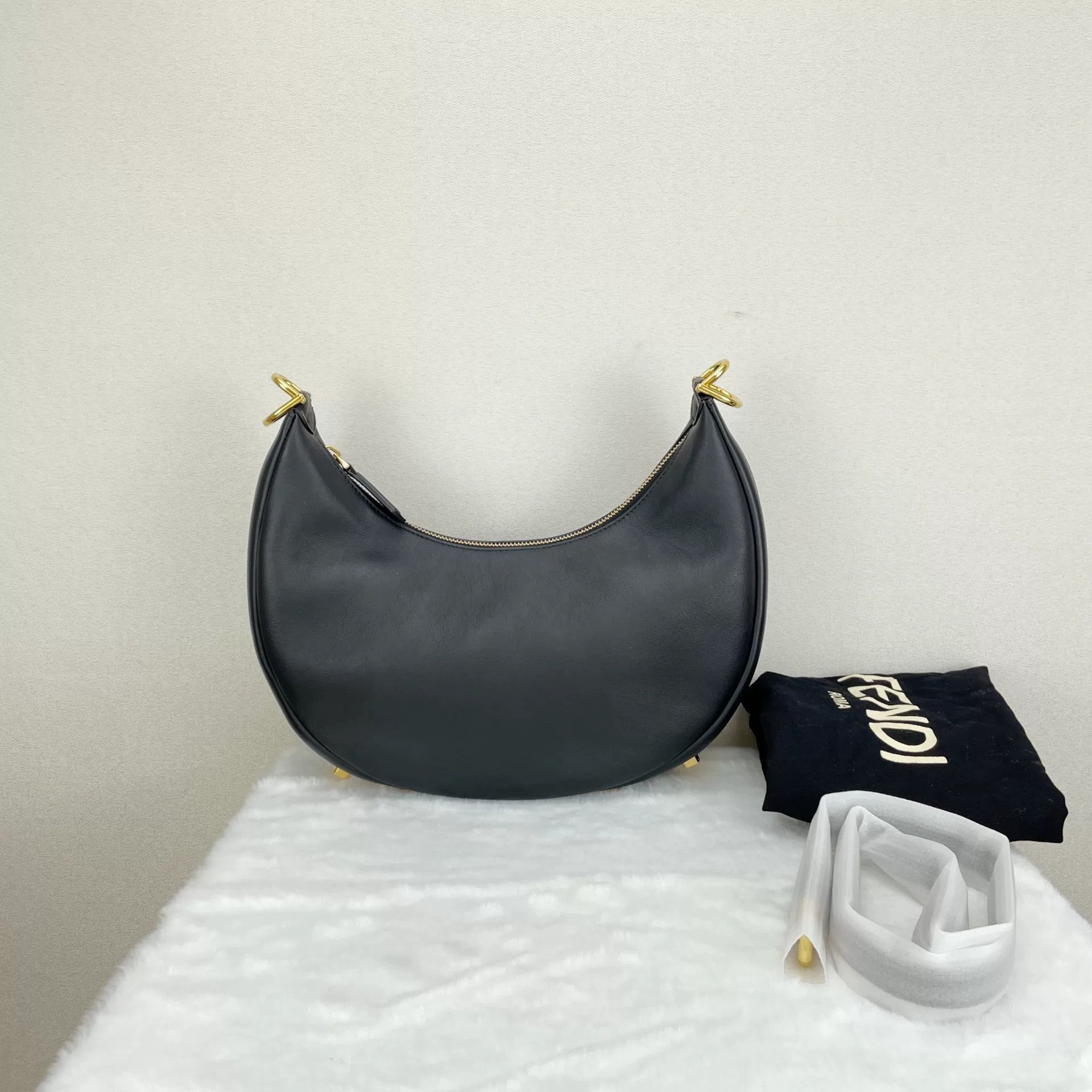 Fendi Pre-loved Bag Very good condition Size ONE SIZE - 1 Thumbnail