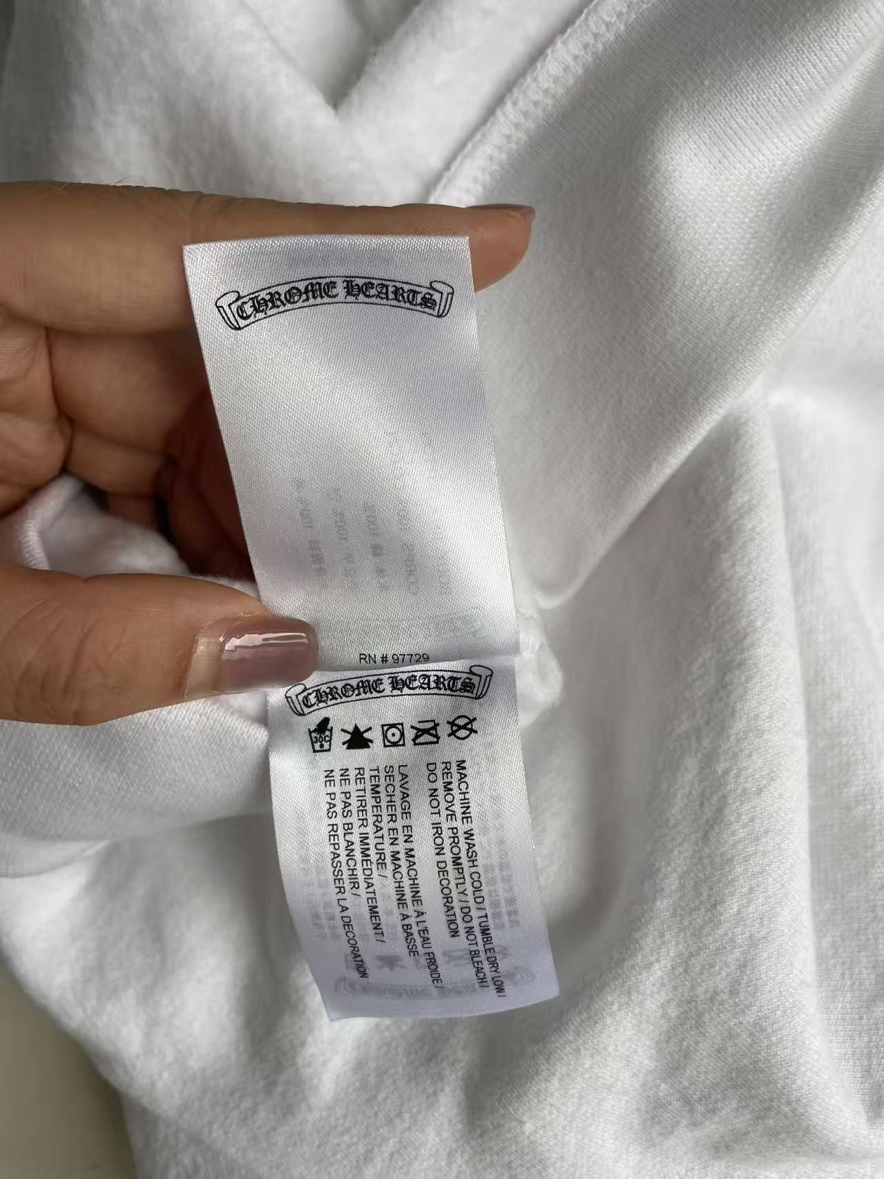 Chrome Hearts Chrome Hearts Vertical Logo White Pullover Hoodie Size US L / EU 52-54 / 3 - 11 Thumbnail